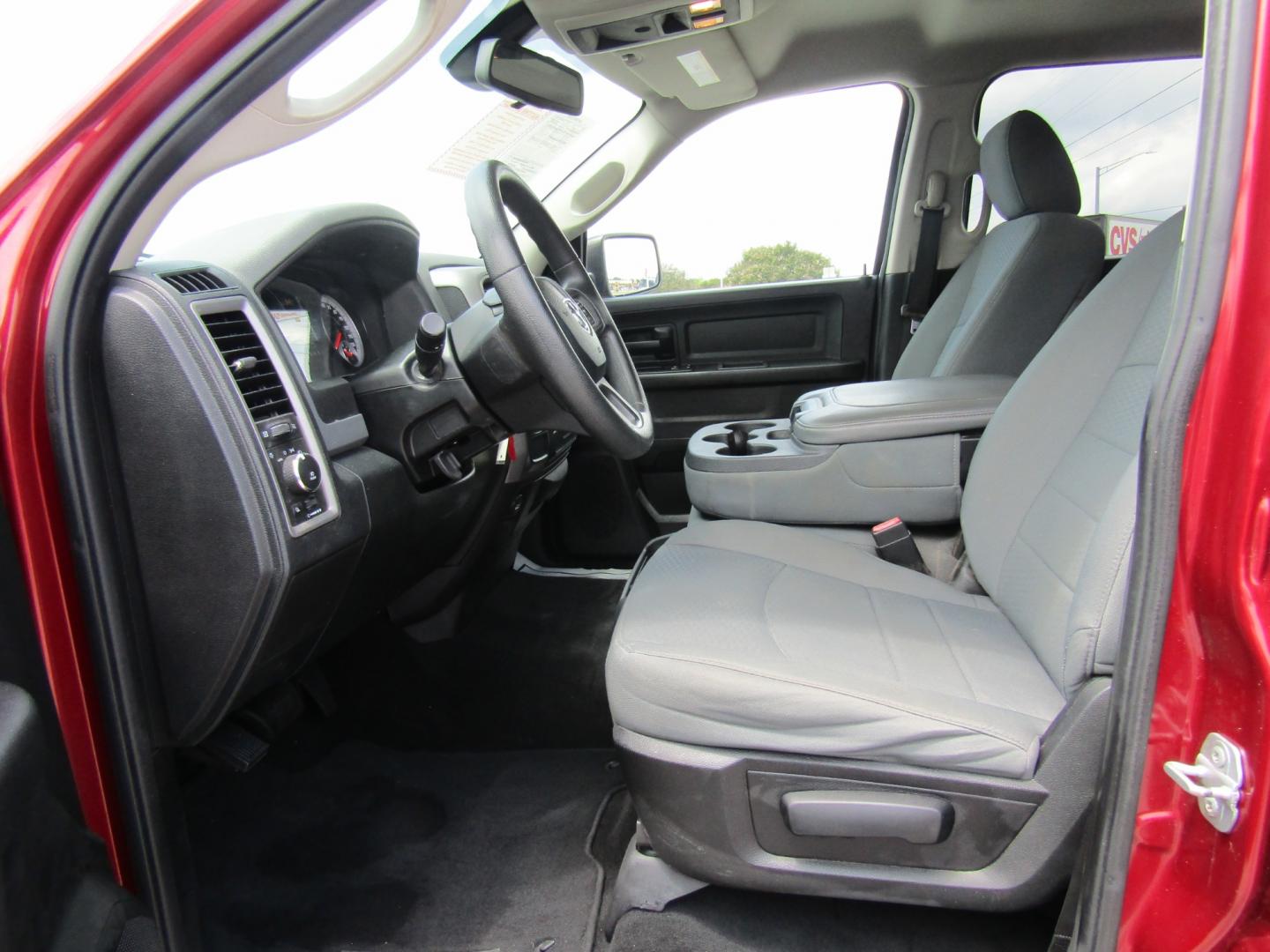 2014 Red RAM 1500 Tradesman/Express Crew Cab SWB 2WD (1C6RR6KGXES) with an 3.6L V6 DOHC 24V FFV engine, Automatic transmission, located at 15016 S Hwy 231, Midland City, AL, 36350, (334) 983-3001, 31.306210, -85.495277 - Photo#3