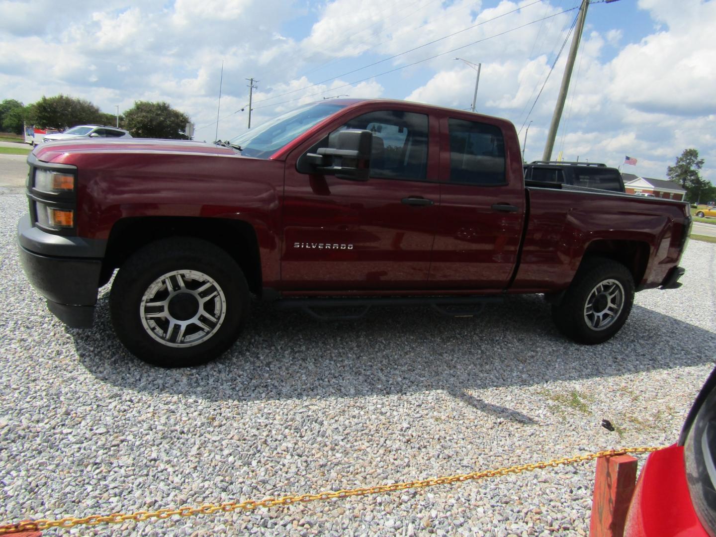 2014 Red /Gray Chevrolet Silverado 1500 Work Truck 1WT Double Cab 2WD (1GCRCPEH4EZ) with an 4.3L V6 OHV 12V engine, Automatic transmission, located at 15016 S Hwy 231, Midland City, AL, 36350, (334) 983-3001, 31.306210, -85.495277 - Photo#3