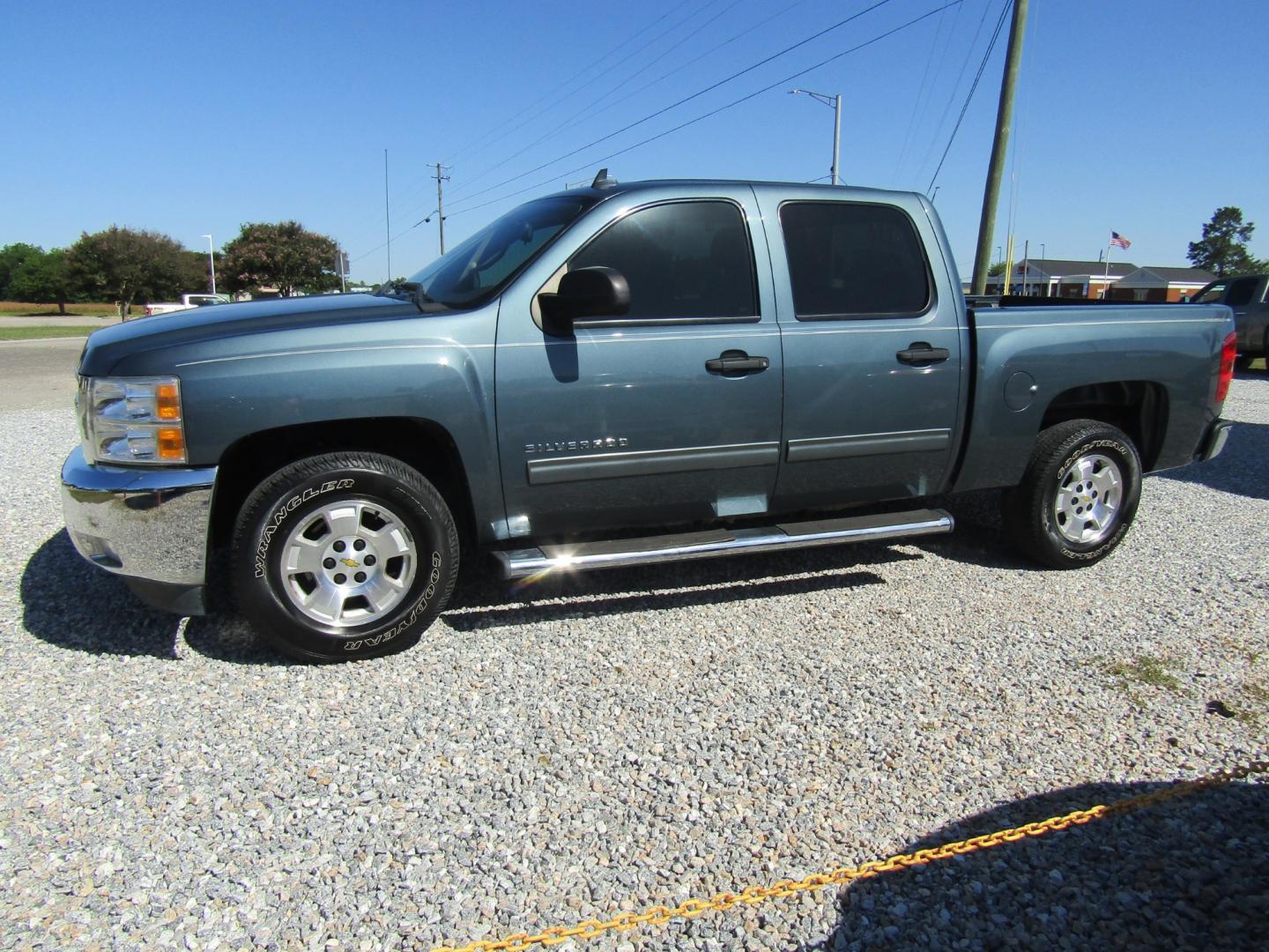 2012 Blue Chevrolet Silverado 1500 LT Crew Cab 2WD (3GCPCSE05CG) with an 5.3L V8 OHV 16V FFV engine, Automatic transmission, located at 15016 S Hwy 231, Midland City, AL, 36350, (334) 983-3001, 31.306210, -85.495277 - Photo#2