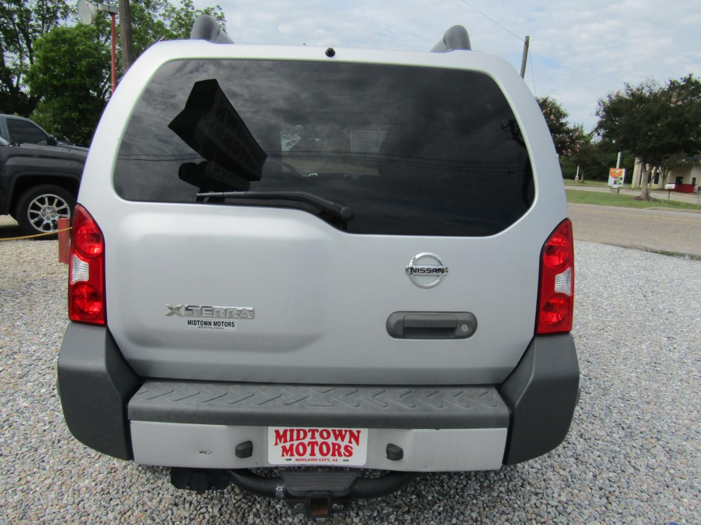 2012 Silver /Black Nissan Xterra S 2WD (5N1AN0NU7CC) with an 4.0L V6 DOHC 24V engine, Automatic transmission, located at 15016 S Hwy 231, Midland City, AL, 36350, (334) 983-3001, 31.306210, -85.495277 - Photo#6