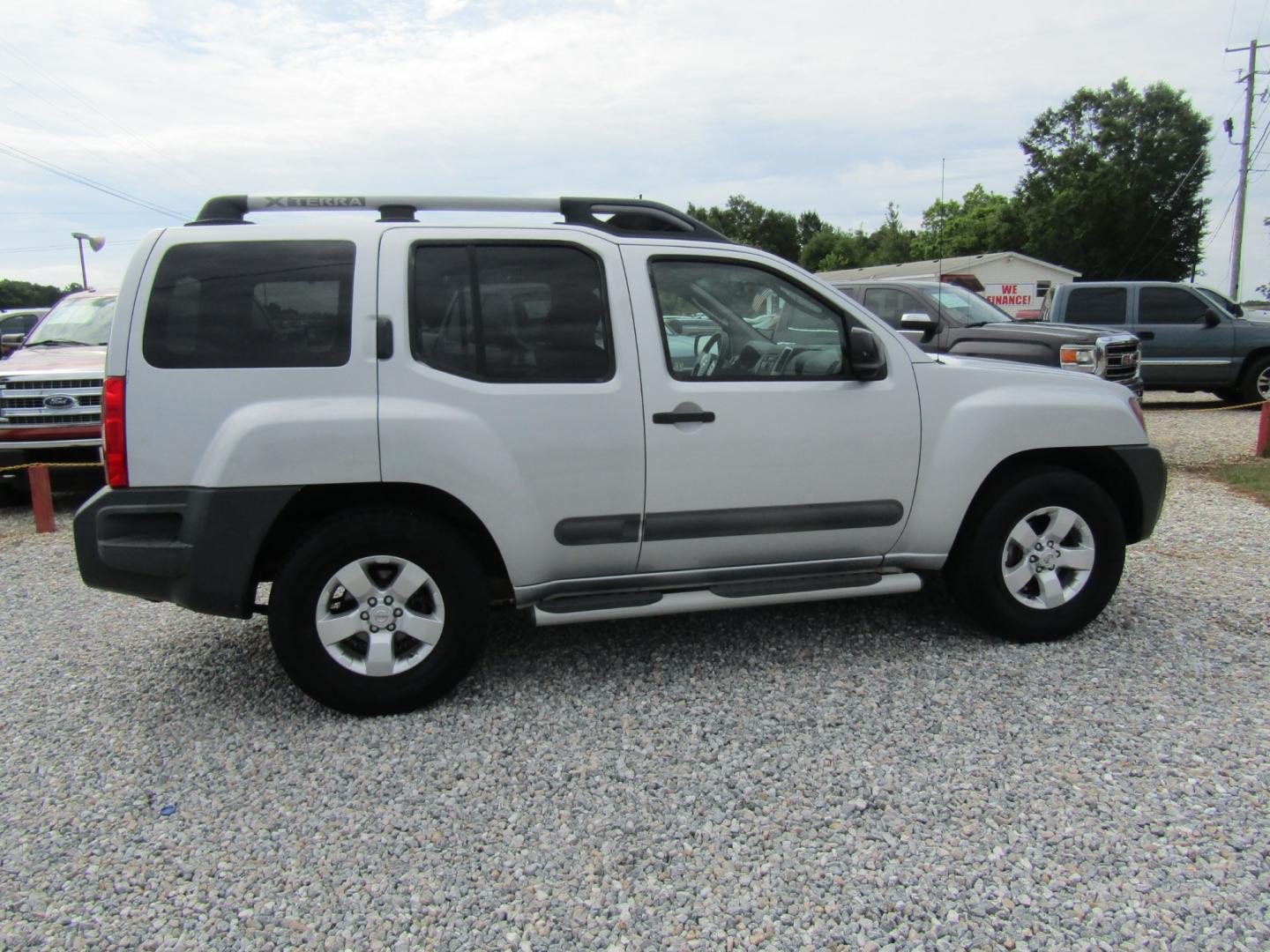 2012 Silver /Black Nissan Xterra S 2WD (5N1AN0NU7CC) with an 4.0L V6 DOHC 24V engine, Automatic transmission, located at 15016 S Hwy 231, Midland City, AL, 36350, (334) 983-3001, 31.306210, -85.495277 - Photo#8