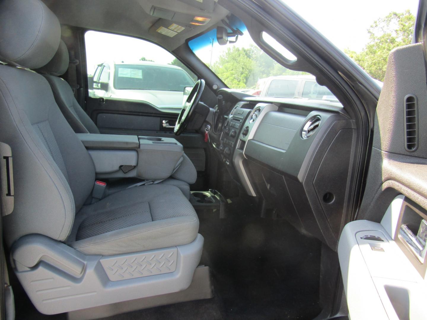 2012 Black /Gray Ford F-150 XLT SuperCab 6.5-ft. Bed 2WD (1FTFX1CT6CF) with an 3.5L V6 TURBO engine, Automatic transmission, located at 15016 S Hwy 231, Midland City, AL, 36350, (334) 983-3001, 31.306210, -85.495277 - Photo#9