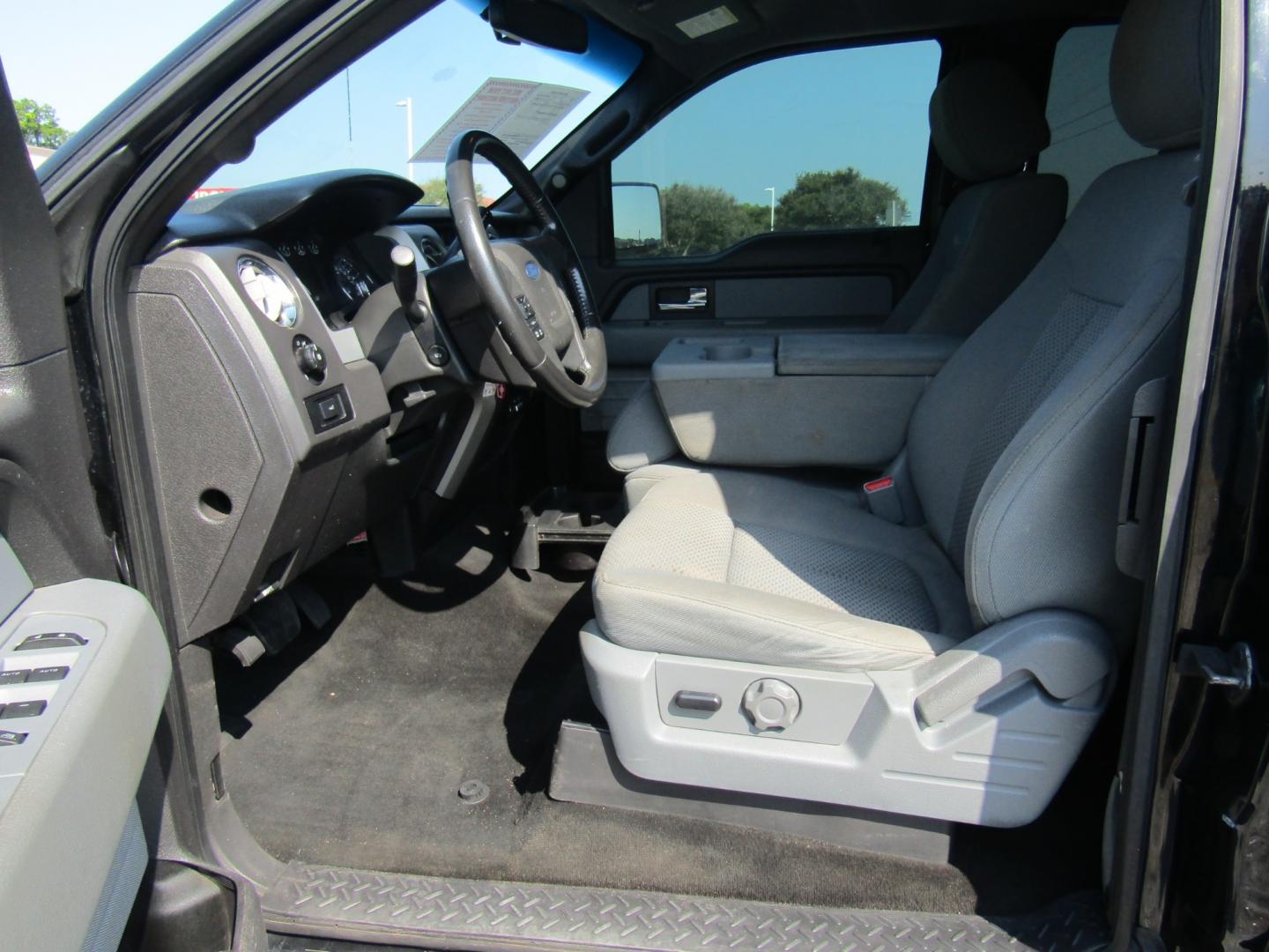 2012 Black /Gray Ford F-150 XLT SuperCab 6.5-ft. Bed 2WD (1FTFX1CT6CF) with an 3.5L V6 TURBO engine, Automatic transmission, located at 15016 S Hwy 231, Midland City, AL, 36350, (334) 983-3001, 31.306210, -85.495277 - Photo#3