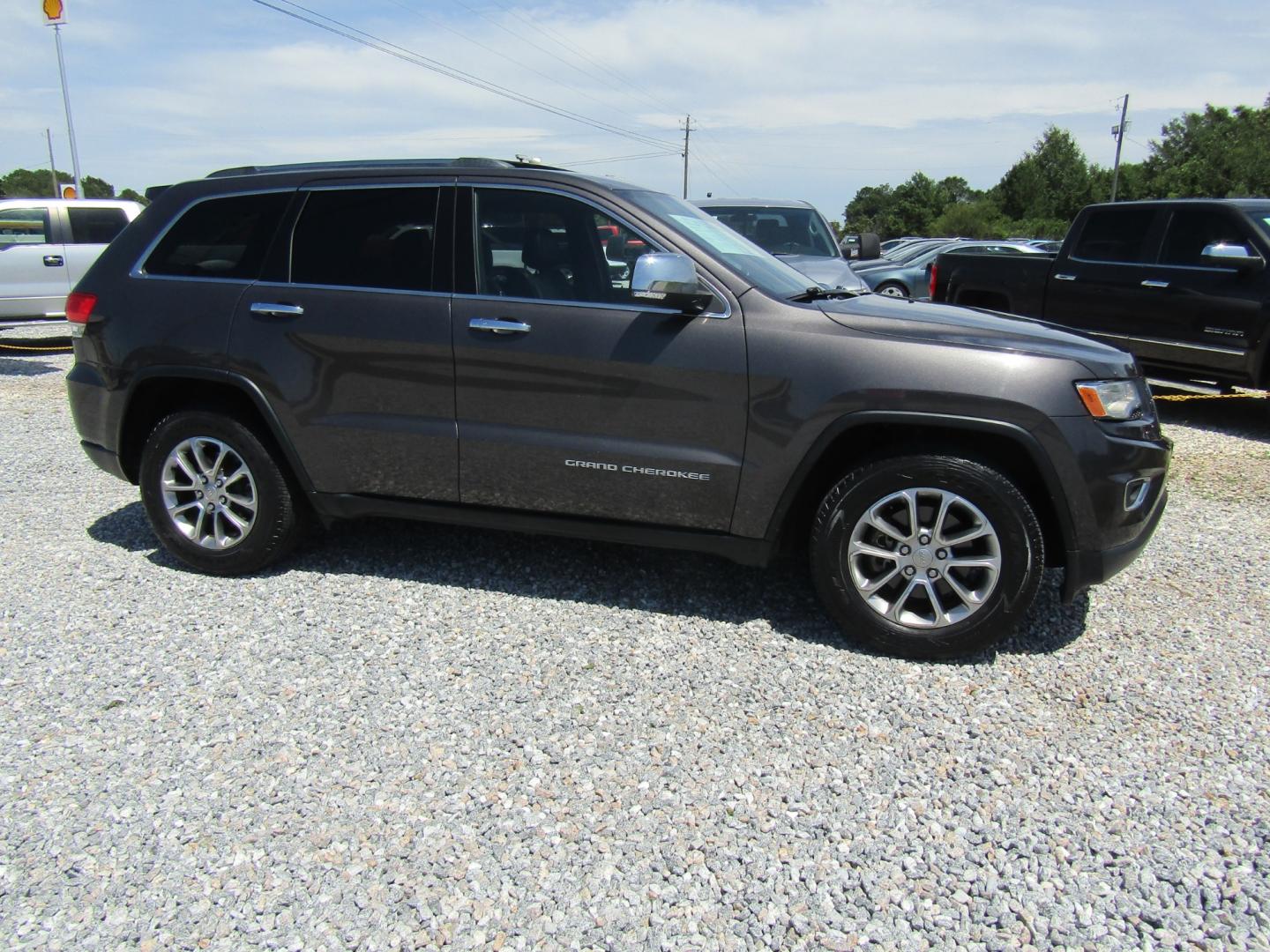 2015 Gray /Black Jeep Grand Cherokee Limited 2WD (1C4RJEBG8FC) with an 3.6L V6 DOHC 24V engine, Automatic transmission, located at 15016 S Hwy 231, Midland City, AL, 36350, (334) 983-3001, 31.306210, -85.495277 - Photo#0