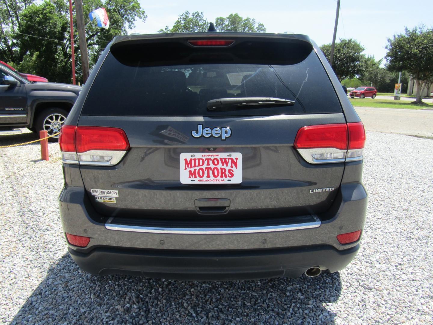 2015 Gray /Black Jeep Grand Cherokee Limited 2WD (1C4RJEBG8FC) with an 3.6L V6 DOHC 24V engine, Automatic transmission, located at 15016 S Hwy 231, Midland City, AL, 36350, (334) 983-3001, 31.306210, -85.495277 - Photo#6