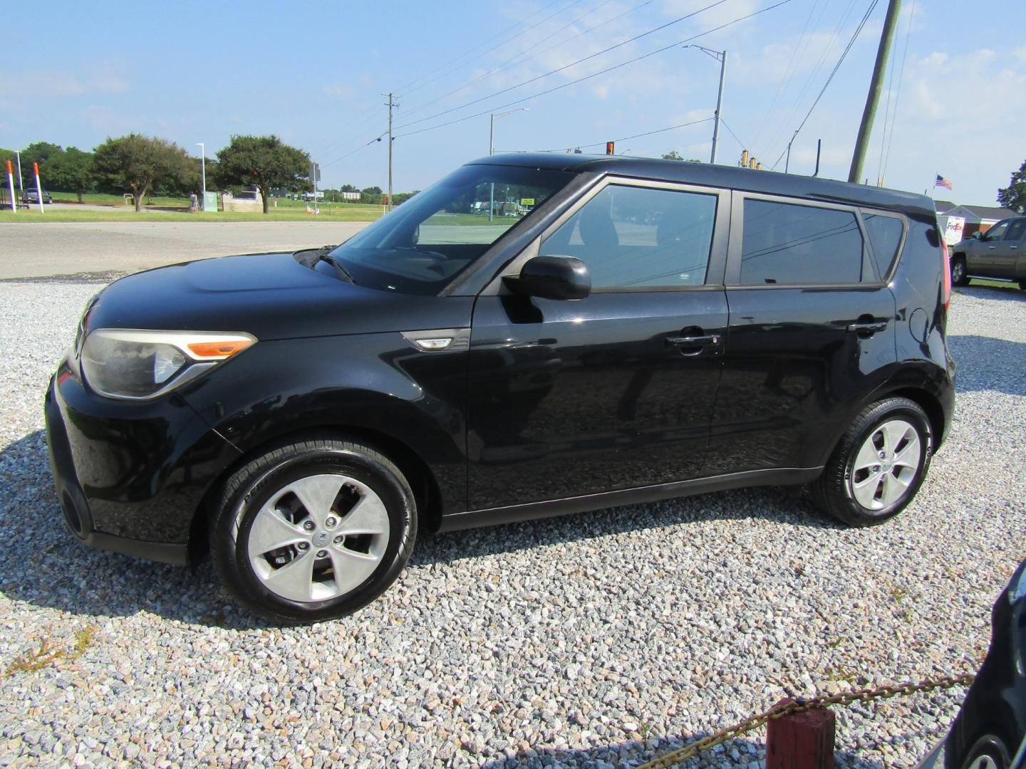 2014 Black Kia Soul Base (KNDJN2A22E7) with an 1.6L L4 DOHC 16V engine, Automatic transmission, located at 15016 S Hwy 231, Midland City, AL, 36350, (334) 983-3001, 31.306210, -85.495277 - Photo#2