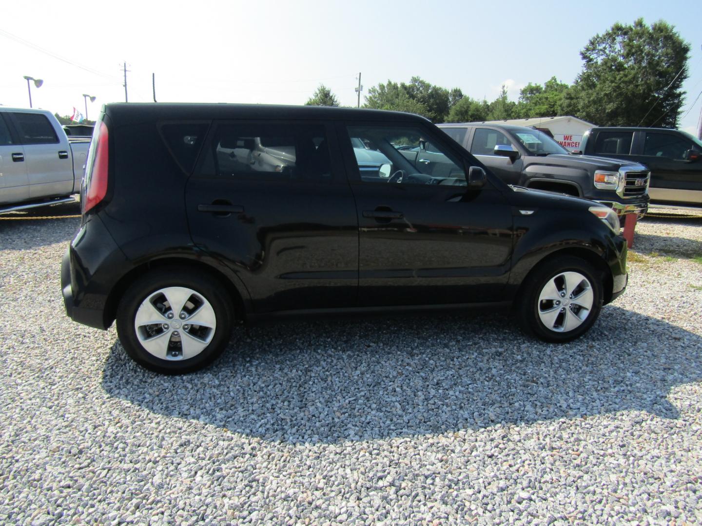 2014 Black Kia Soul Base (KNDJN2A22E7) with an 1.6L L4 DOHC 16V engine, Automatic transmission, located at 15016 S Hwy 231, Midland City, AL, 36350, (334) 983-3001, 31.306210, -85.495277 - Photo#8