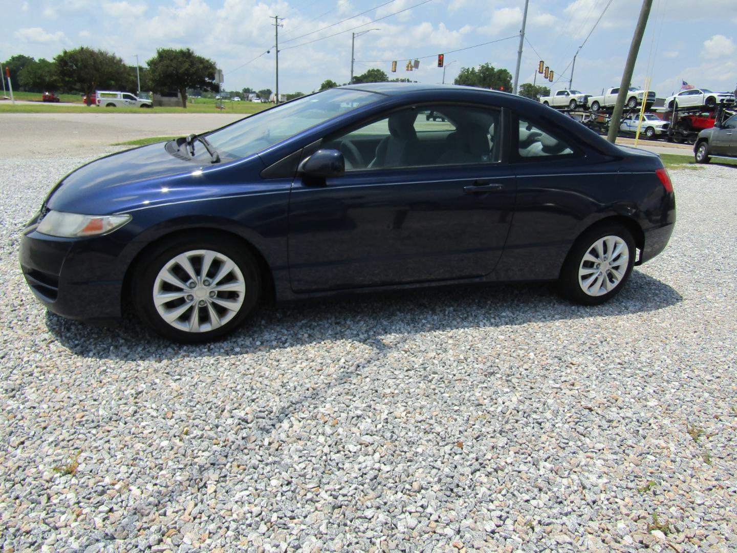 2011 Blue Honda Civic LX Coupe 5-Speed AT (2HGFG1B67BH) with an 1.8L L4 SOHC 16V engine, Automatic transmission, located at 15016 S Hwy 231, Midland City, AL, 36350, (334) 983-3001, 31.306210, -85.495277 - Photo#2