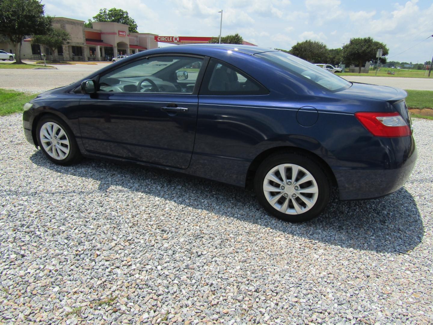 2011 Blue Honda Civic LX Coupe 5-Speed AT (2HGFG1B67BH) with an 1.8L L4 SOHC 16V engine, Automatic transmission, located at 15016 S Hwy 231, Midland City, AL, 36350, (334) 983-3001, 31.306210, -85.495277 - Photo#4