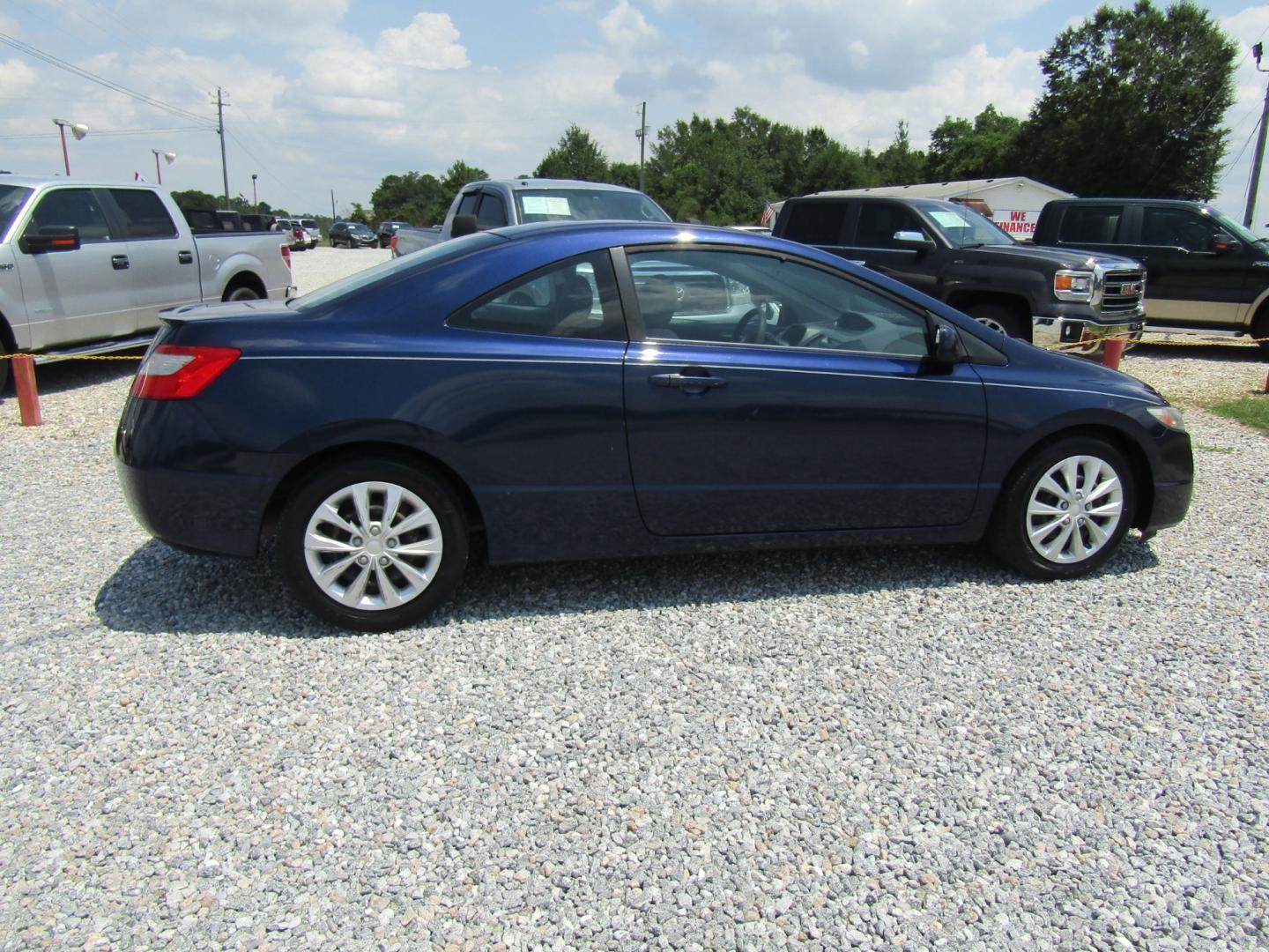 2011 Blue Honda Civic LX Coupe 5-Speed AT (2HGFG1B67BH) with an 1.8L L4 SOHC 16V engine, Automatic transmission, located at 15016 S Hwy 231, Midland City, AL, 36350, (334) 983-3001, 31.306210, -85.495277 - Photo#6