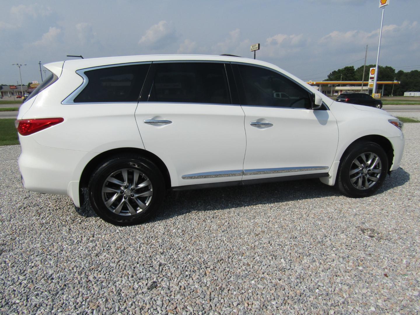 2013 White /Tan Infiniti JX FWD (5N1AL0MNXDC) with an 3.5L V6 DOHC 24V engine, Automatic transmission, located at 15016 S Hwy 231, Midland City, AL, 36350, (334) 983-3001, 31.306210, -85.495277 - Photo#8