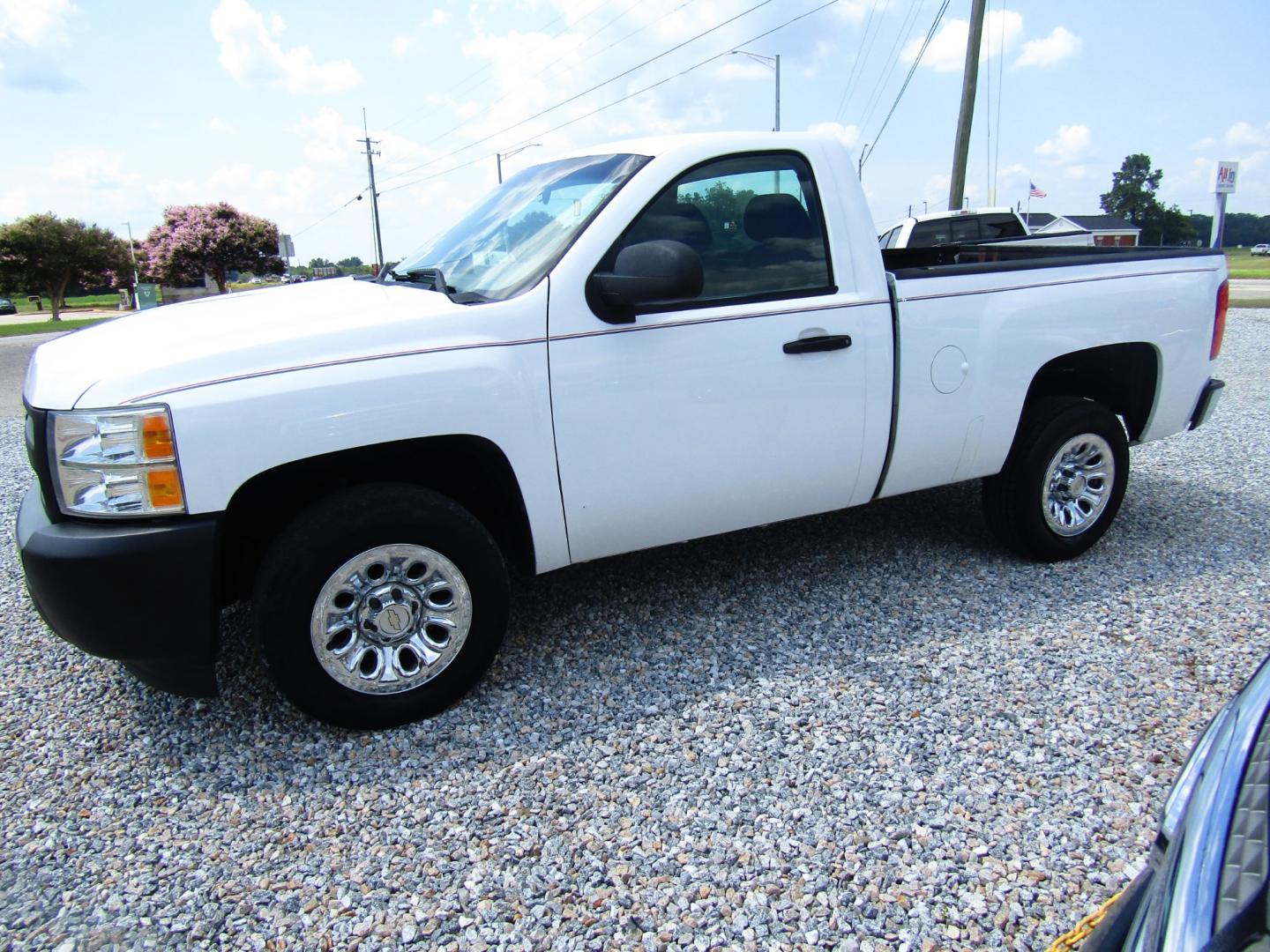 2012 WHITE /Black Chevrolet Silverado 1500 Work Truck 2WD (1GCNCPEX9CZ) with an 4.3L V6 OHV 12V engine, Automatic transmission, located at 15016 S Hwy 231, Midland City, AL, 36350, (334) 983-3001, 31.306210, -85.495277 - Photo#2