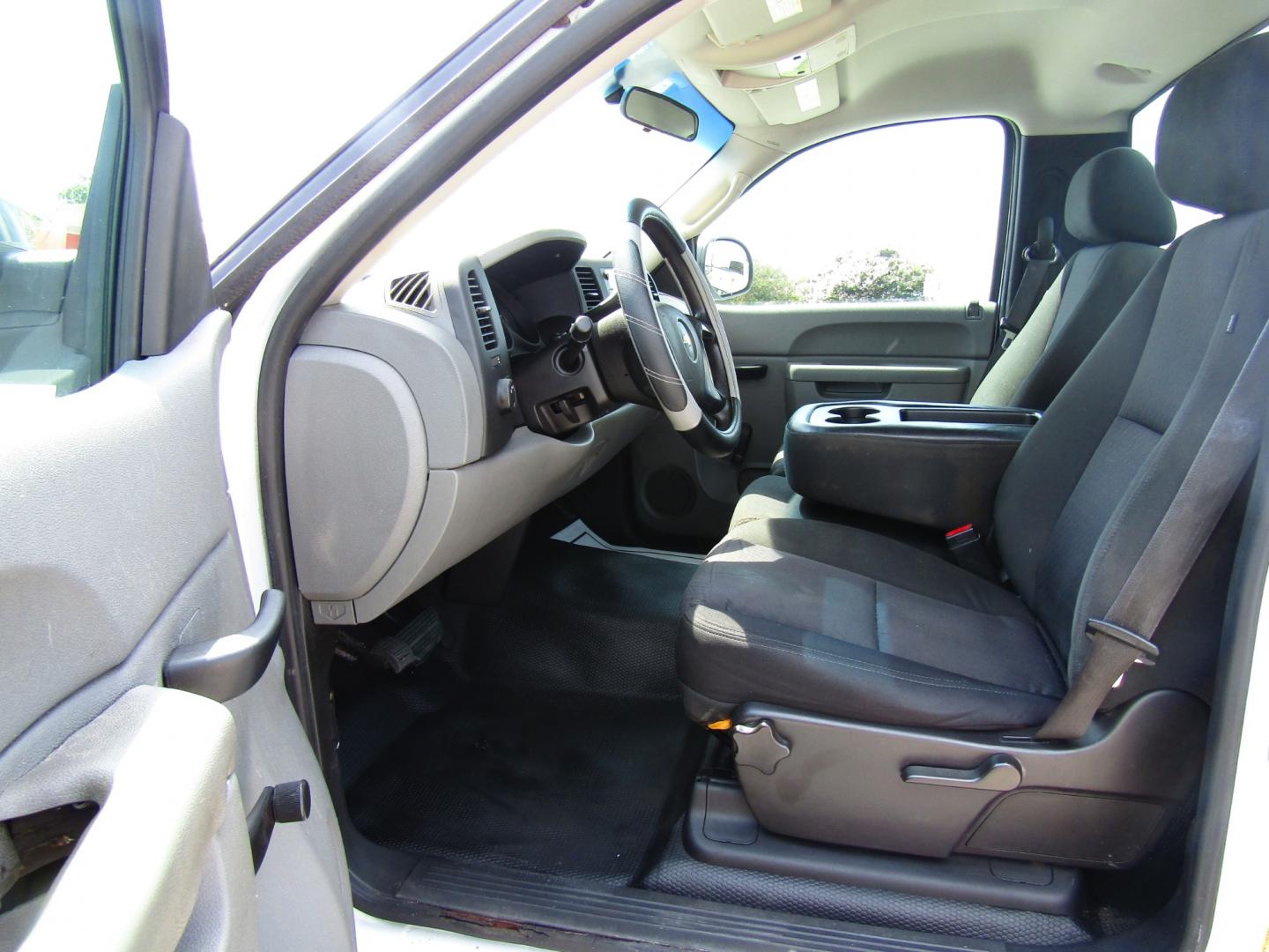 2012 WHITE /Black Chevrolet Silverado 1500 Work Truck 2WD (1GCNCPEX9CZ) with an 4.3L V6 OHV 12V engine, Automatic transmission, located at 15016 S Hwy 231, Midland City, AL, 36350, (334) 983-3001, 31.306210, -85.495277 - Photo#3