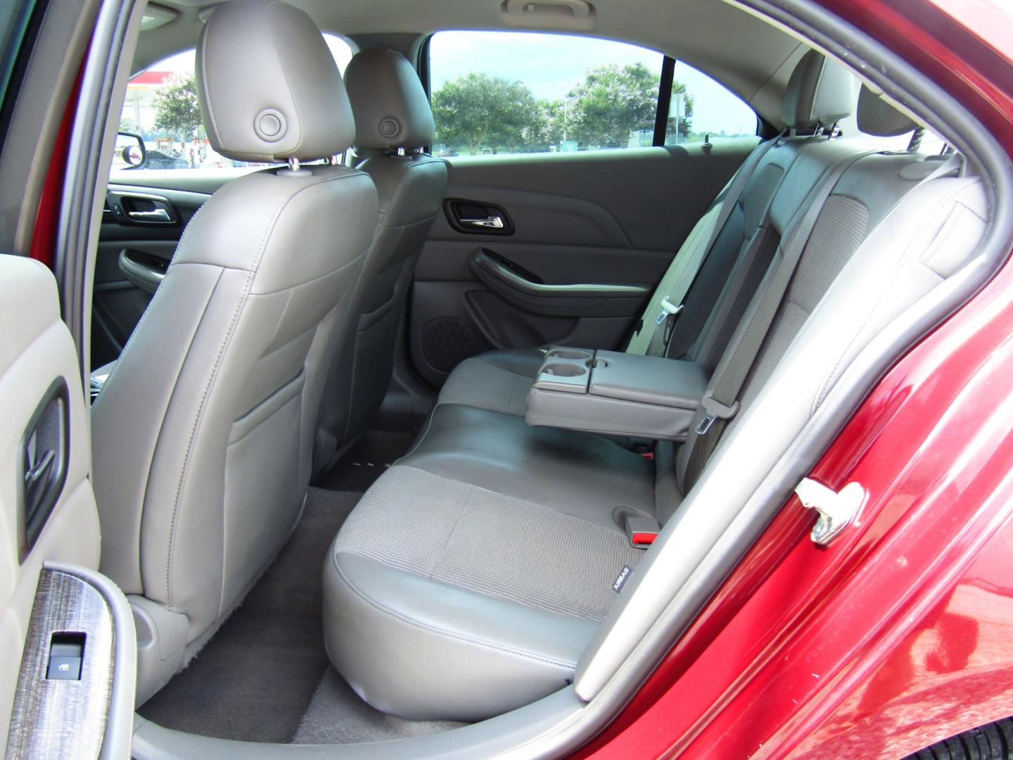 2014 Red /Gray Chevrolet Malibu 1LT (1G11C5SL5EF) with an 2.5L L4 DOHC 16V engine, Automatic transmission, located at 15016 S Hwy 231, Midland City, AL, 36350, (334) 983-3001, 31.306210, -85.495277 - Photo#4