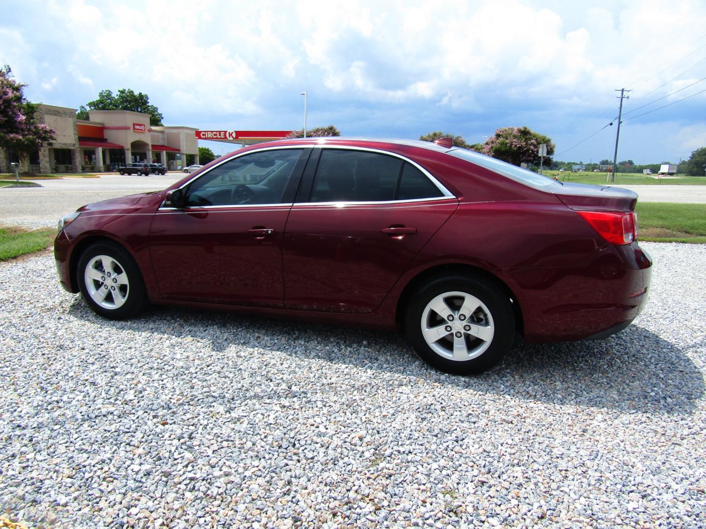 2014 Red /Gray Chevrolet Malibu 1LT (1G11C5SL5EF) with an 2.5L L4 DOHC 16V engine, Automatic transmission, located at 15016 S Hwy 231, Midland City, AL, 36350, (334) 983-3001, 31.306210, -85.495277 - Photo#5