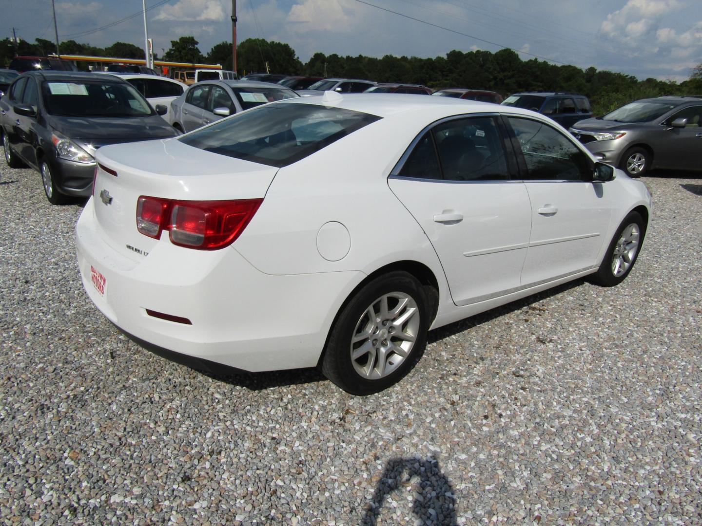 2013 WHITE /Black Chevrolet Malibu 1LT (1G11C5SA8DF) with an 2.5L L4 DOHC 16V engine, Automatic transmission, located at 15016 S Hwy 231, Midland City, AL, 36350, (334) 983-3001, 31.306210, -85.495277 - Photo#7