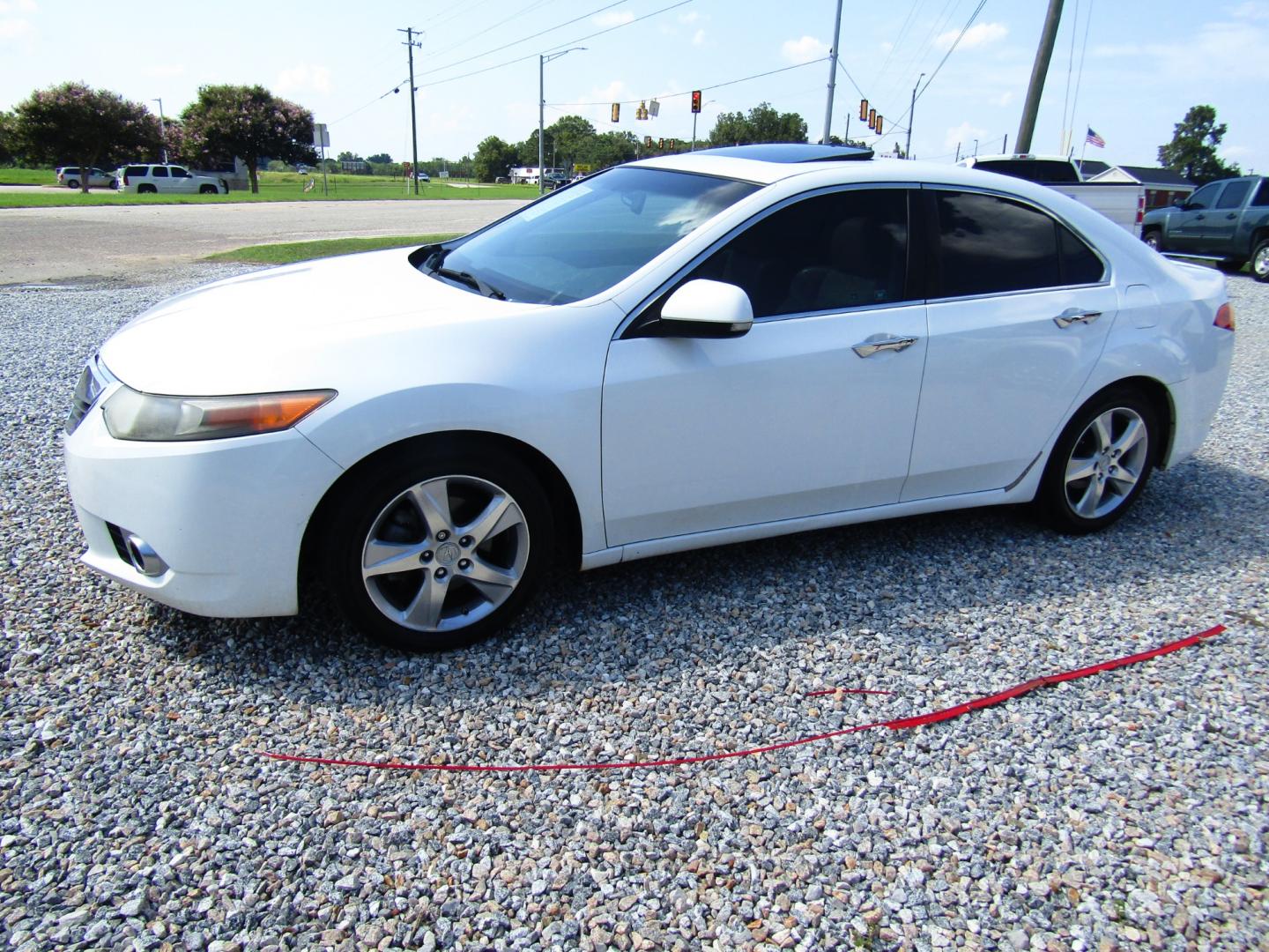 2012 WHITE /Tan Acura TSX 5-Speed AT with Tech Package (JH4CU2F62CC) with an 2.4L L4 DOHC 16V engine, Automatic transmission, located at 15016 S Hwy 231, Midland City, AL, 36350, (334) 983-3001, 31.306210, -85.495277 - Photo#2