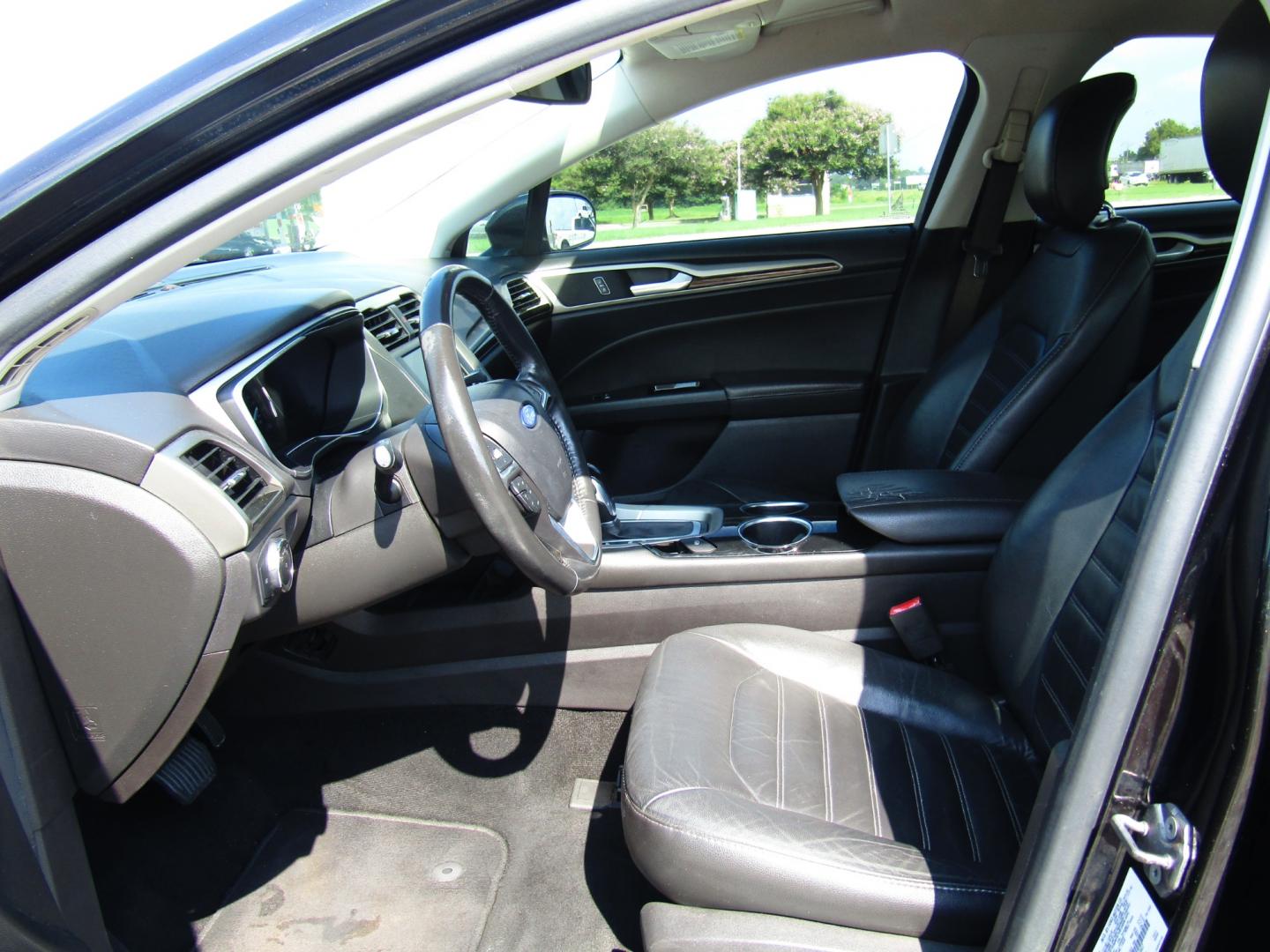 2013 Black /Black Ford Fusion SE (3FA6P0HR8DR) with an 1.6L L4 DOHC 16V engine, Automatic transmission, located at 15016 S Hwy 231, Midland City, AL, 36350, (334) 983-3001, 31.306210, -85.495277 - Photo#3