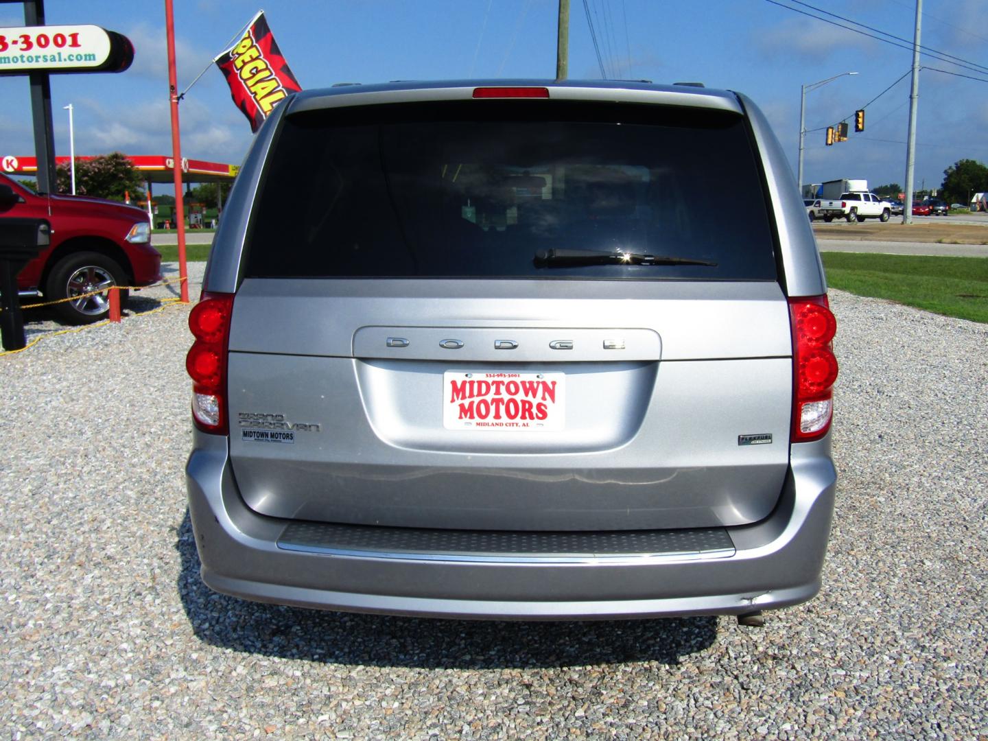 2013 Silver Dodge Grand Caravan SXT (2C4RDGCG7DR) with an 3.6L V6 DOHC 24V engine, Automatic transmission, located at 15016 S Hwy 231, Midland City, AL, 36350, (334) 983-3001, 31.306210, -85.495277 - Photo#6