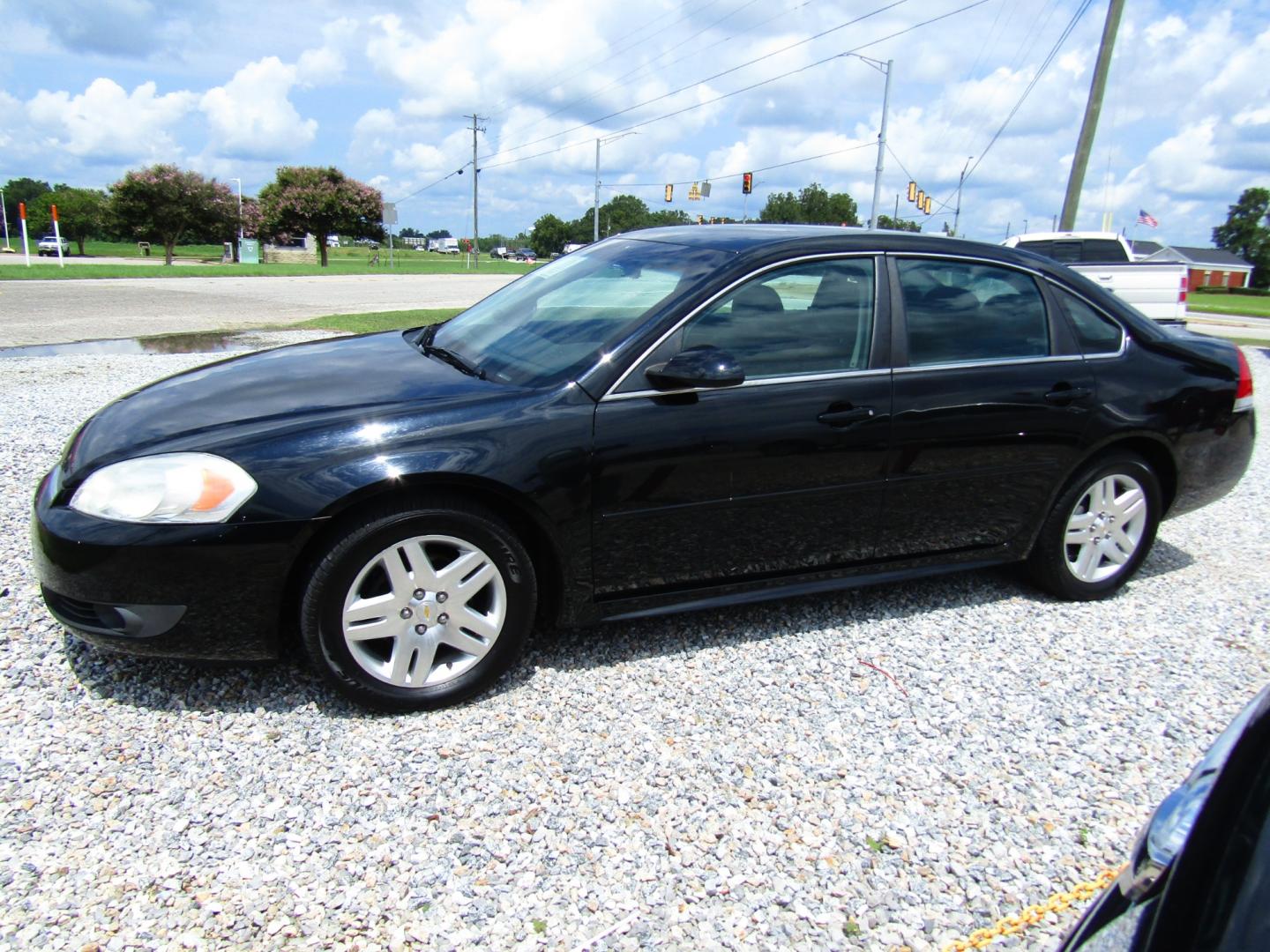 2011 Black Chevrolet Impala LT (2G1WG5EK6B1) with an 3.5L V6 OHV 16V FFV engine, Automatic transmission, located at 15016 S Hwy 231, Midland City, AL, 36350, (334) 983-3001, 31.306210, -85.495277 - Photo#2