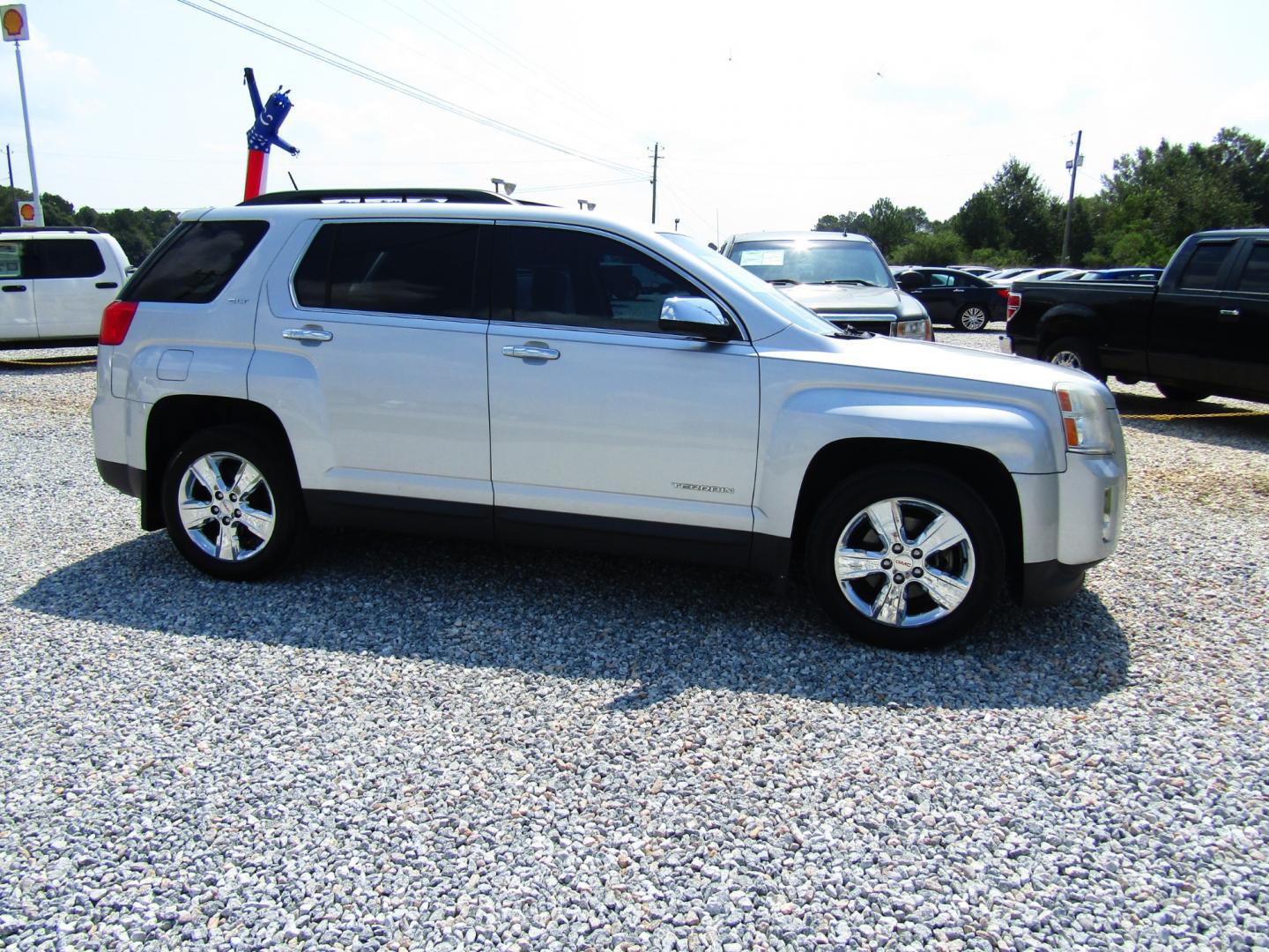 2015 Silver GMC Terrain SLT1 FWD (2GKALSEK1F6) with an 2.4L L4 DOHC 16V FFV engine, Automatic transmission, located at 15016 S Hwy 231, Midland City, AL, 36350, (334) 983-3001, 31.306210, -85.495277 - Photo#0