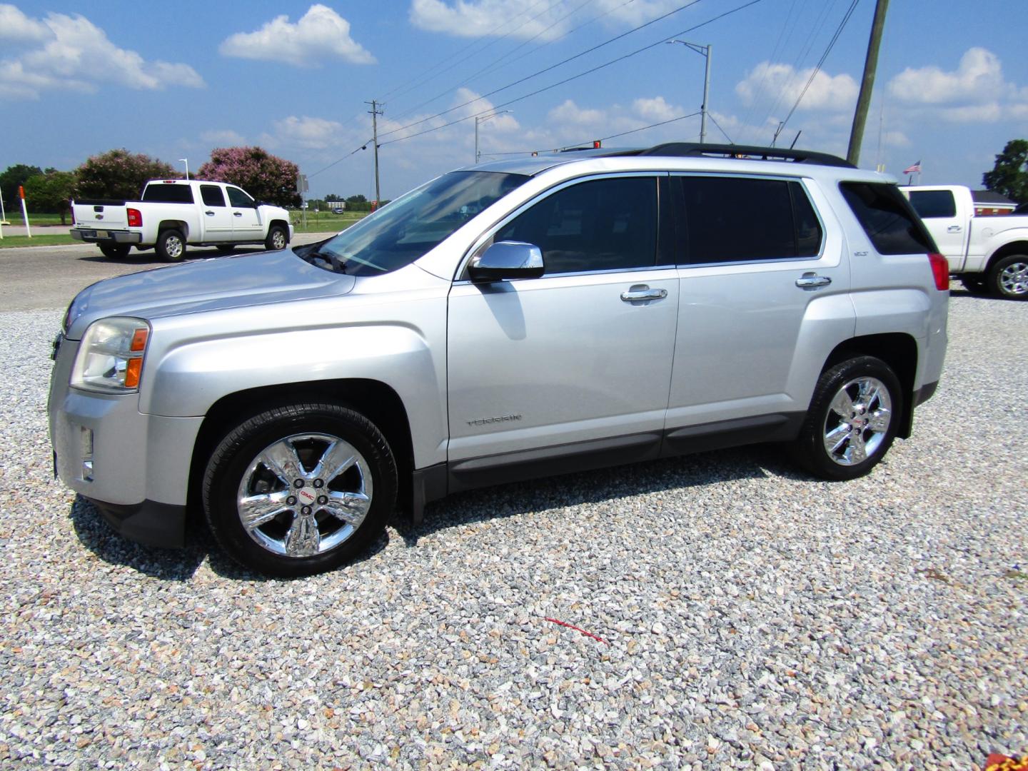 2015 Silver GMC Terrain SLT1 FWD (2GKALSEK1F6) with an 2.4L L4 DOHC 16V FFV engine, Automatic transmission, located at 15016 S Hwy 231, Midland City, AL, 36350, (334) 983-3001, 31.306210, -85.495277 - Photo#2