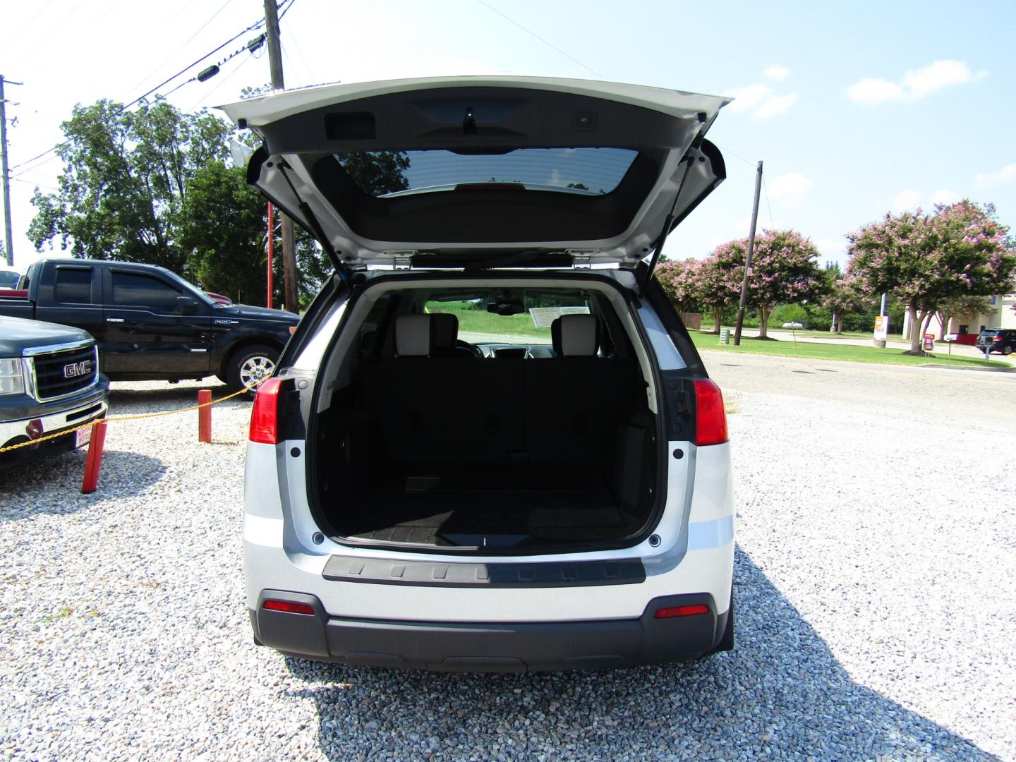 2015 Silver GMC Terrain SLT1 FWD (2GKALSEK1F6) with an 2.4L L4 DOHC 16V FFV engine, Automatic transmission, located at 15016 S Hwy 231, Midland City, AL, 36350, (334) 983-3001, 31.306210, -85.495277 - Photo#7