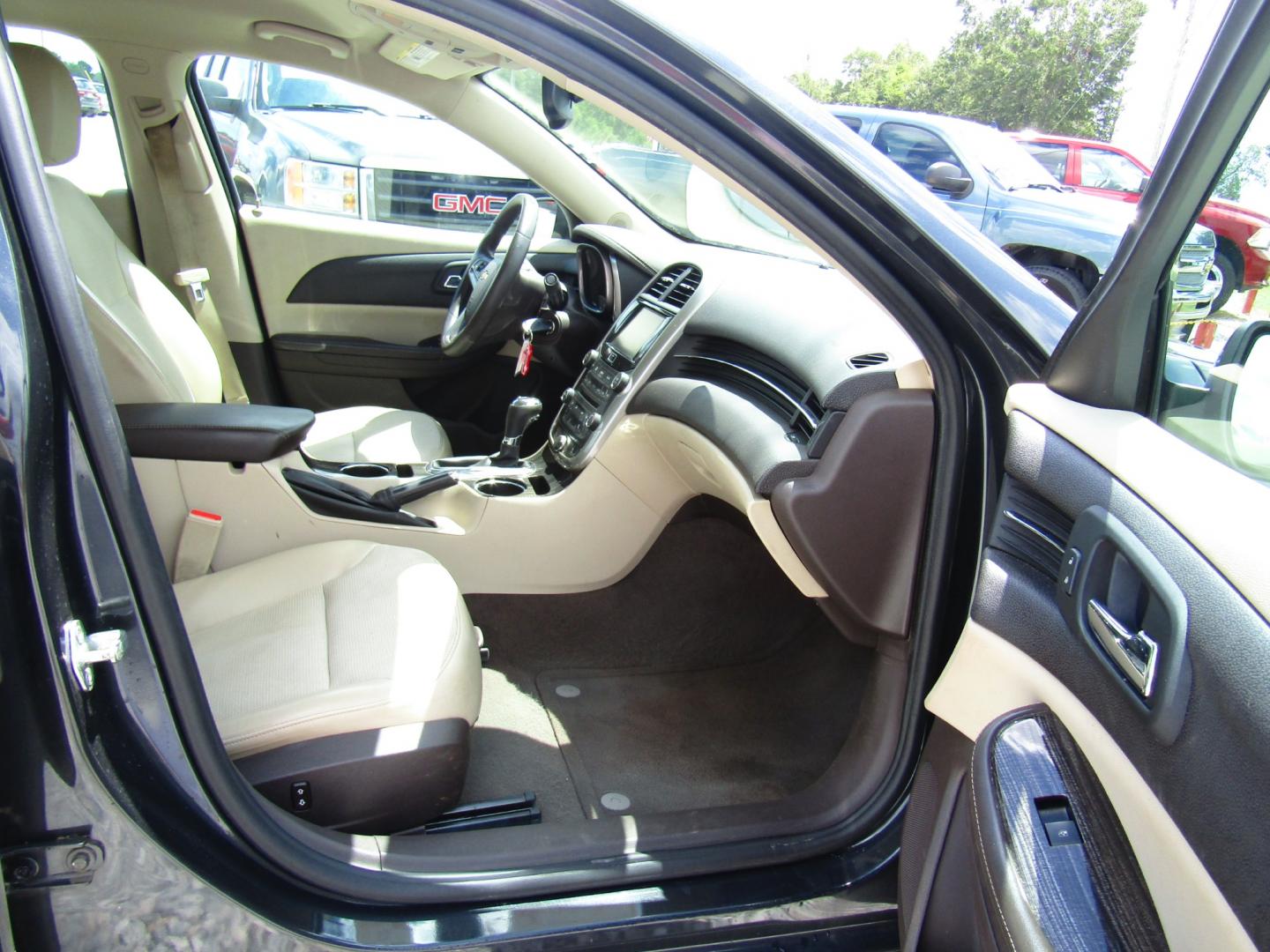 2014 Gray /Tan Chevrolet Malibu 1LT (1G11C5SL7EF) with an 2.5L L4 DOHC 16V engine, Automatic transmission, located at 15016 S Hwy 231, Midland City, AL, 36350, (334) 983-3001, 31.306210, -85.495277 - Photo#9