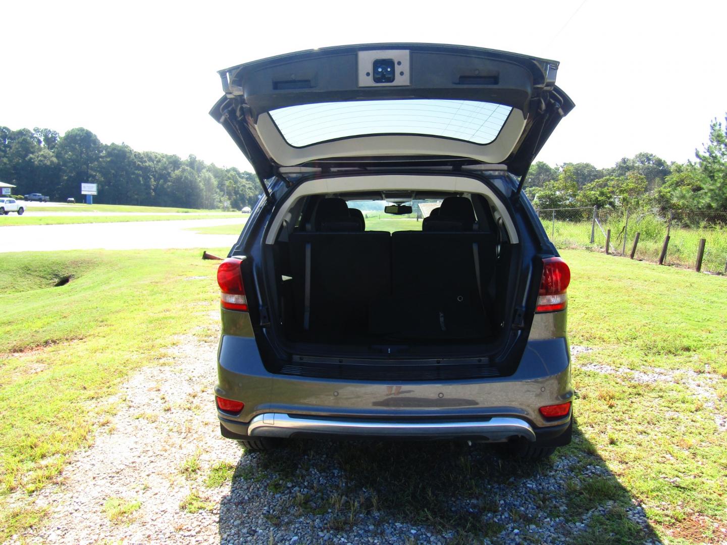 2014 Gray Dodge Journey Crossroad FWD (3C4PDCGB7ET) with an 2.4L L4 DOHC 16V engine, Automatic transmission, located at 15016 S Hwy 231, Midland City, AL, 36350, (334) 983-3001, 31.306210, -85.495277 - Photo#7