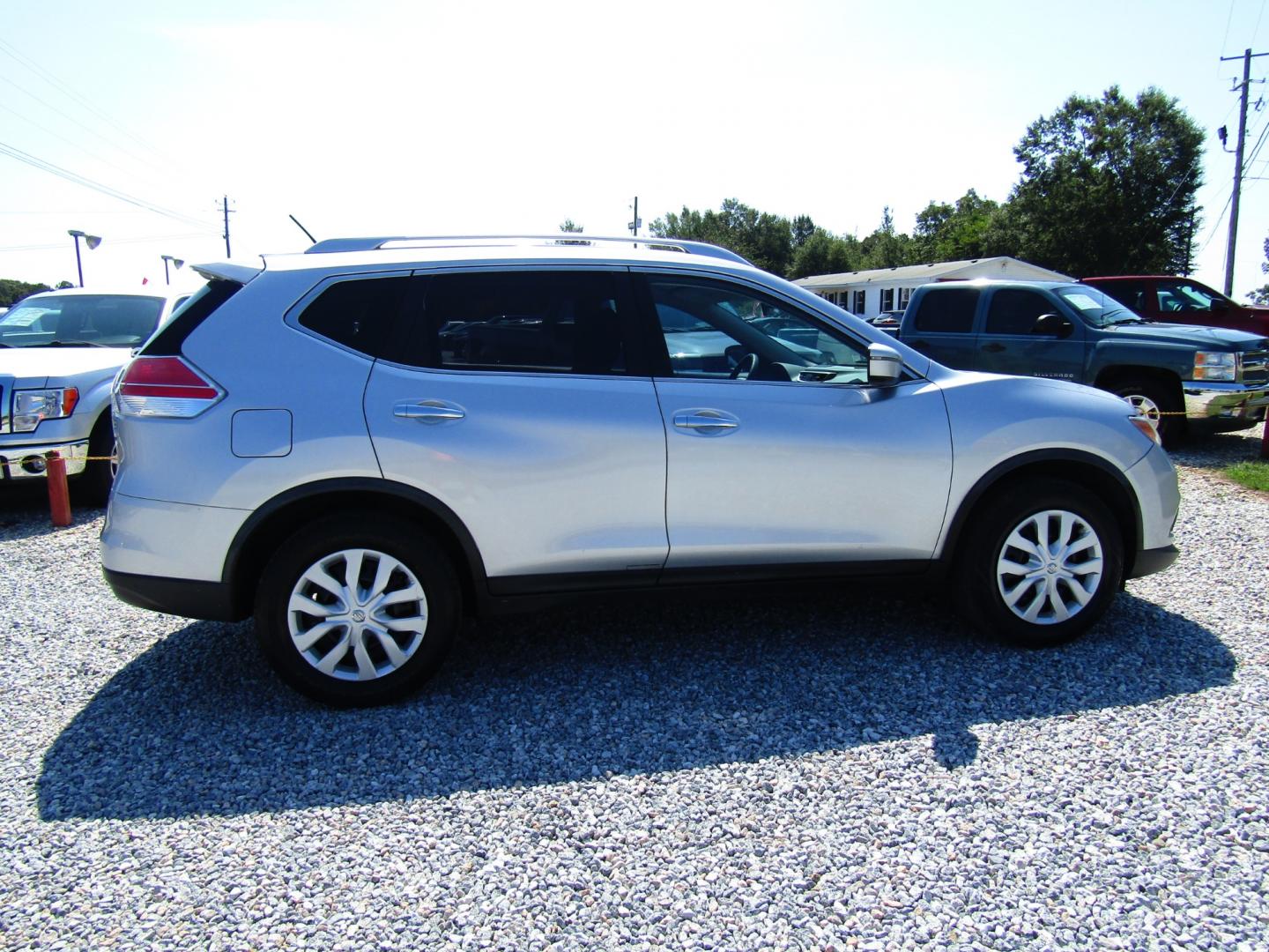 2016 Silver Nissan Rogue S 2WD (JN8AT2MT4GW) with an 2.5L L4 DOHC 16V engine, Automatic transmission, located at 15016 S Hwy 231, Midland City, AL, 36350, (334) 983-3001, 31.306210, -85.495277 - Photo#8