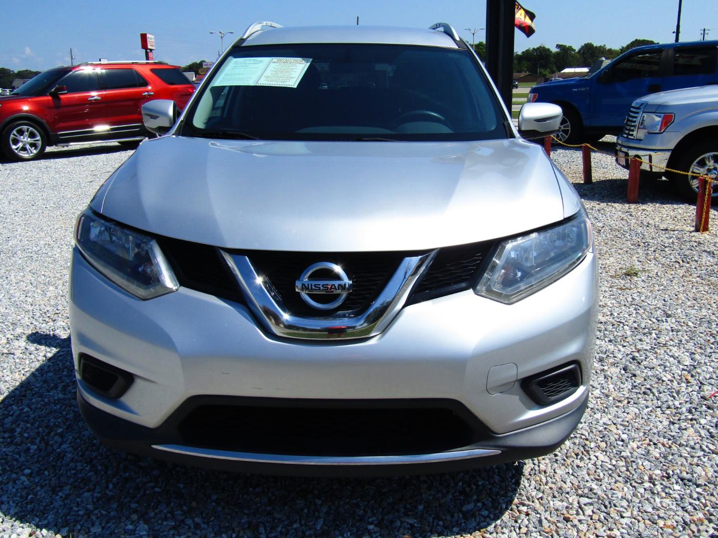 2016 Silver Nissan Rogue S 2WD (JN8AT2MT4GW) with an 2.5L L4 DOHC 16V engine, Automatic transmission, located at 15016 S Hwy 231, Midland City, AL, 36350, (334) 983-3001, 31.306210, -85.495277 - Photo#1