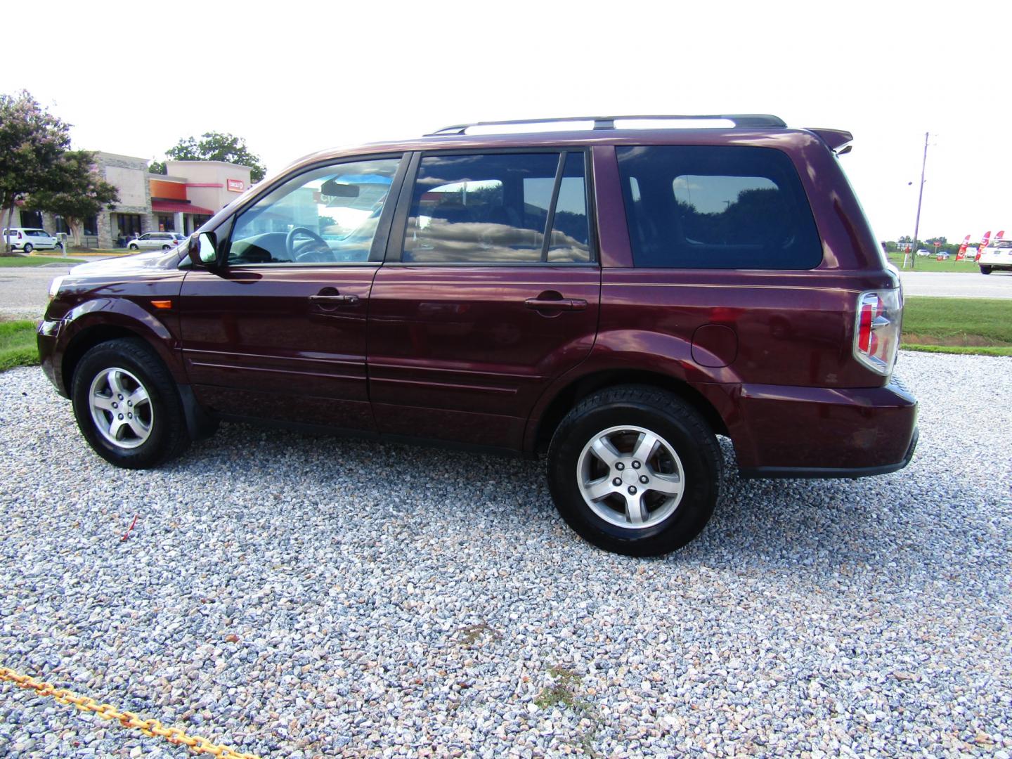 2007 Maroon /Gray Honda Pilot EX-L 2WD w/ DVD (5FNYF28667B) with an 3.5L V6 SOHC 24V engine, Automatic transmission, located at 15016 S Hwy 231, Midland City, AL, 36350, (334) 983-3001, 31.306210, -85.495277 - Photo#5