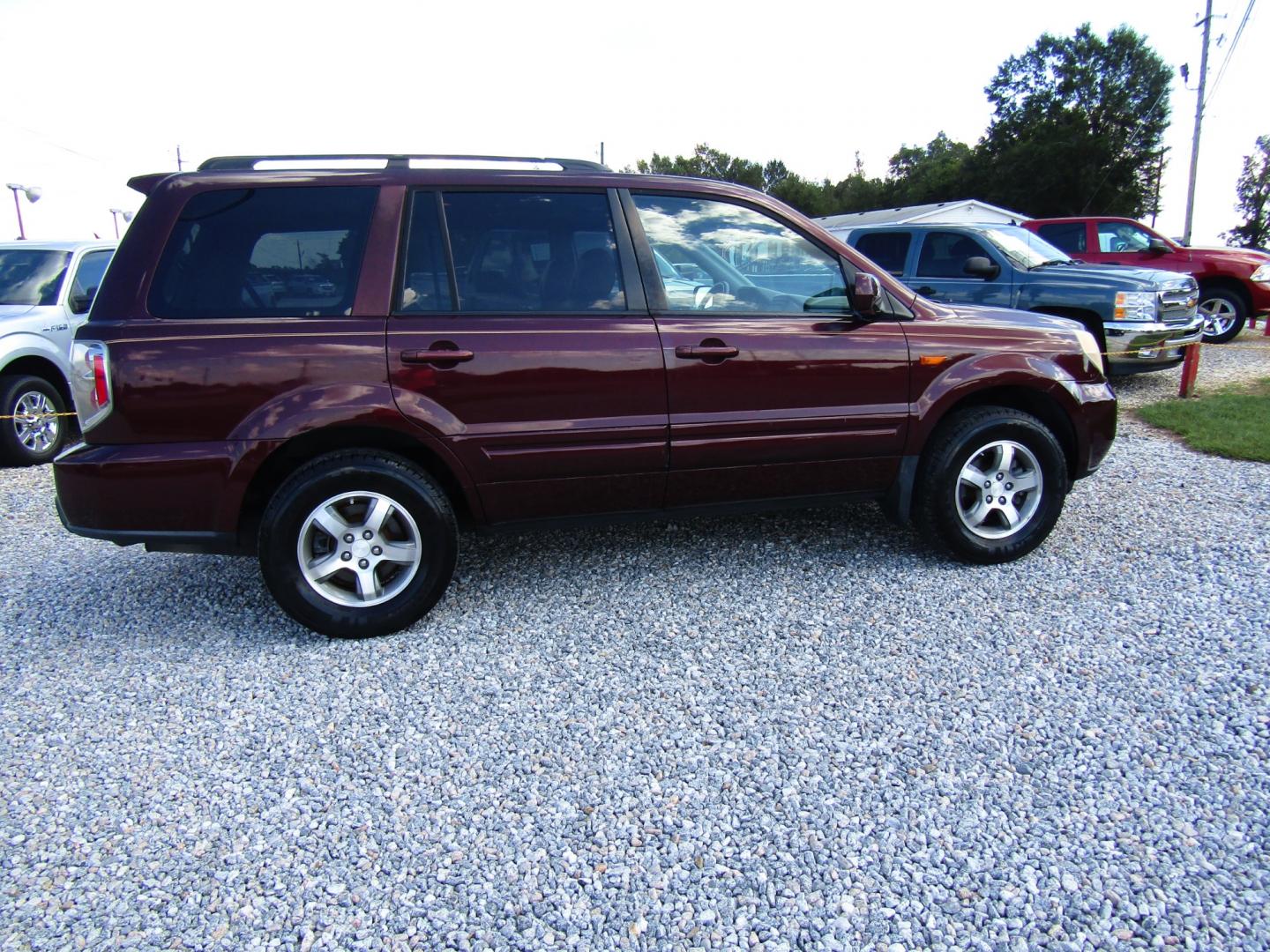 2007 Maroon /Gray Honda Pilot EX-L 2WD w/ DVD (5FNYF28667B) with an 3.5L V6 SOHC 24V engine, Automatic transmission, located at 15016 S Hwy 231, Midland City, AL, 36350, (334) 983-3001, 31.306210, -85.495277 - Photo#8