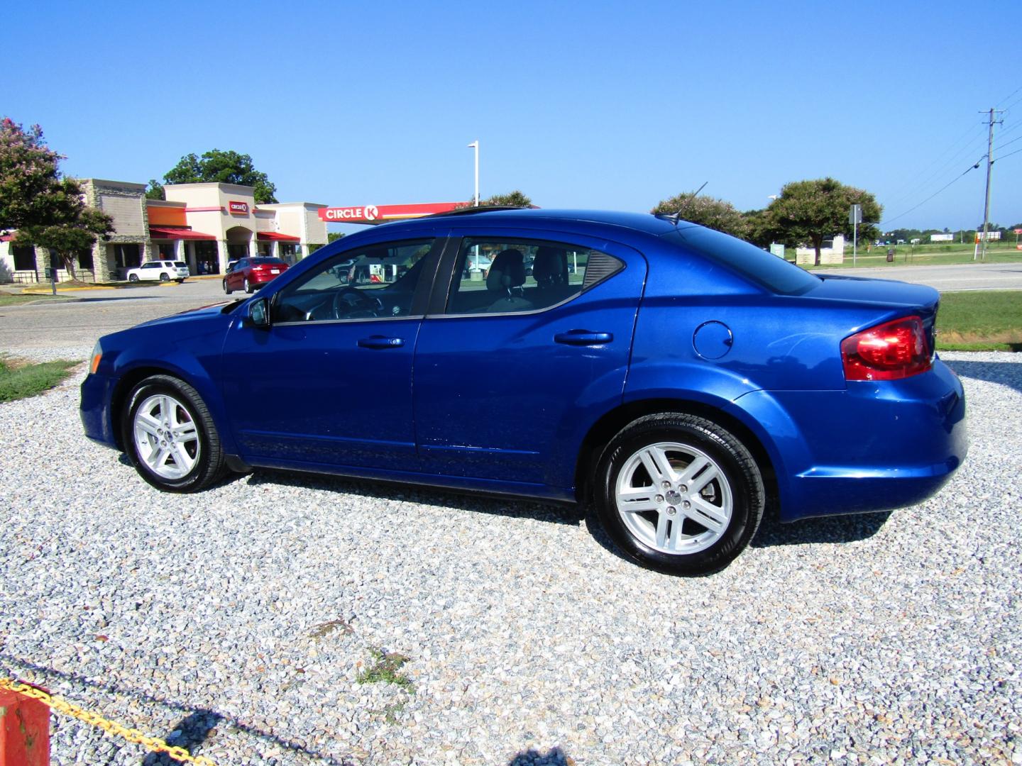 2013 Blue Dodge Avenger SXT (1C3CDZCG6DN) with an 3.6L V6 DOHC 24V FFV engine, Automatic transmission, located at 15016 S Hwy 231, Midland City, AL, 36350, (334) 983-3001, 31.306210, -85.495277 - Photo#5