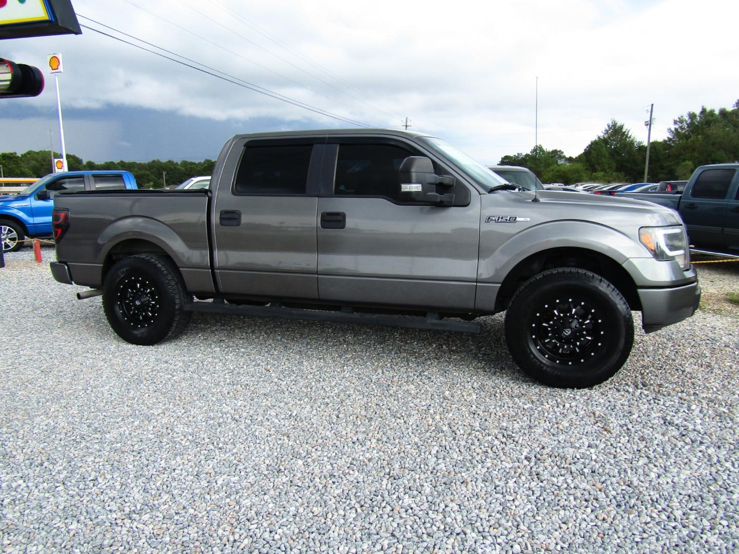 2011 Gray Ford F-150 FX2 SuperCrew 5.5-ft. Bed 2WD (1FTEW1CM1BF) with an 3.7L V6 DOHC 24V engine, Automatic transmission, located at 15016 S Hwy 231, Midland City, AL, 36350, (334) 983-3001, 31.306210, -85.495277 - Photo#0