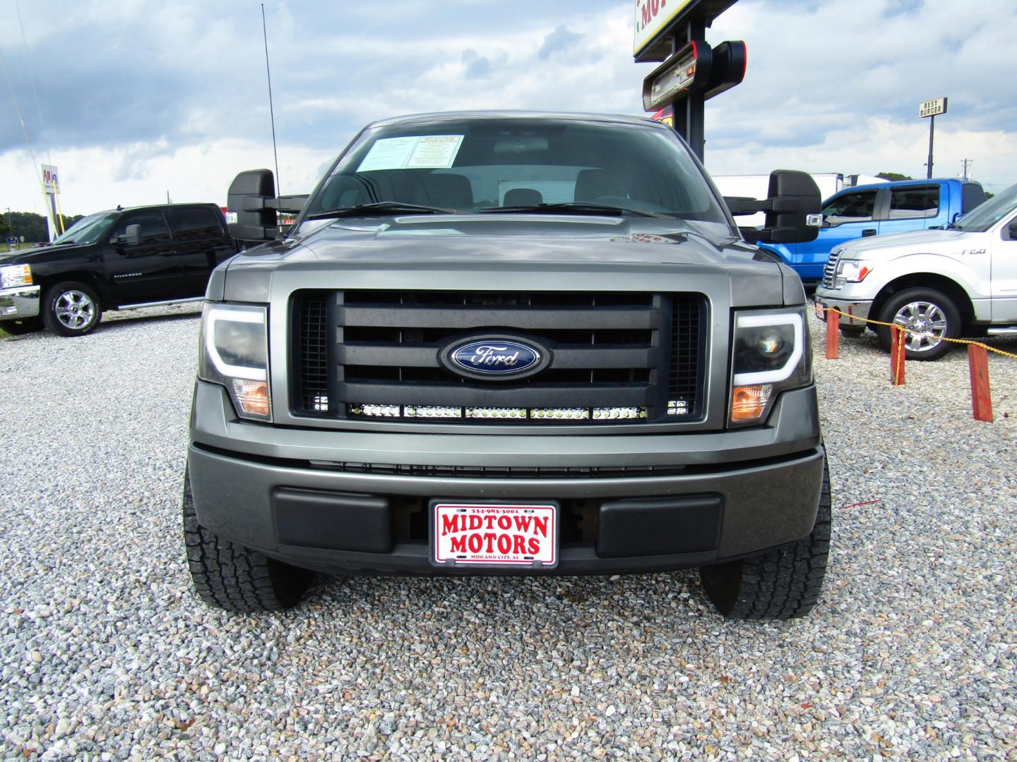 2011 Gray Ford F-150 FX2 SuperCrew 5.5-ft. Bed 2WD (1FTEW1CM1BF) with an 3.7L V6 DOHC 24V engine, Automatic transmission, located at 15016 S Hwy 231, Midland City, AL, 36350, (334) 983-3001, 31.306210, -85.495277 - Photo#1