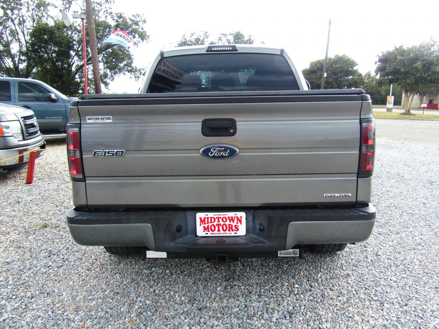 2011 Gray Ford F-150 FX2 SuperCrew 5.5-ft. Bed 2WD (1FTEW1CM1BF) with an 3.7L V6 DOHC 24V engine, Automatic transmission, located at 15016 S Hwy 231, Midland City, AL, 36350, (334) 983-3001, 31.306210, -85.495277 - Photo#6