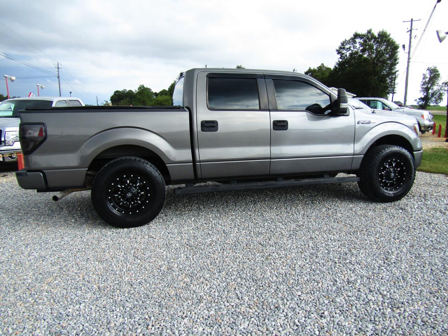 2011 Gray Ford F-150 FX2 SuperCrew 5.5-ft. Bed 2WD (1FTEW1CM1BF) with an 3.7L V6 DOHC 24V engine, Automatic transmission, located at 15016 S Hwy 231, Midland City, AL, 36350, (334) 983-3001, 31.306210, -85.495277 - Photo#7