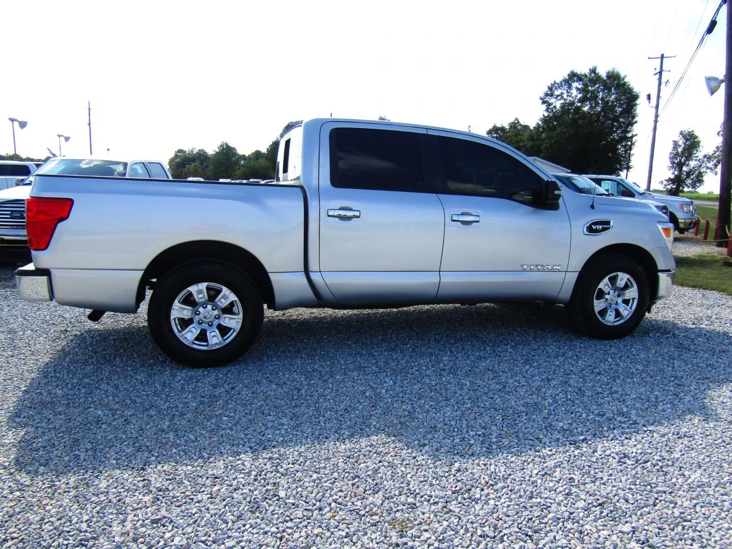 2017 Silver /Gray Nissan Titan S Crew Cab 2WD (1N6AA1EK4HN) with an 5.6L V8 DOHC 32V engine, Automatic transmission, located at 15016 S Hwy 231, Midland City, AL, 36350, (334) 983-3001, 31.306210, -85.495277 - Photo#7