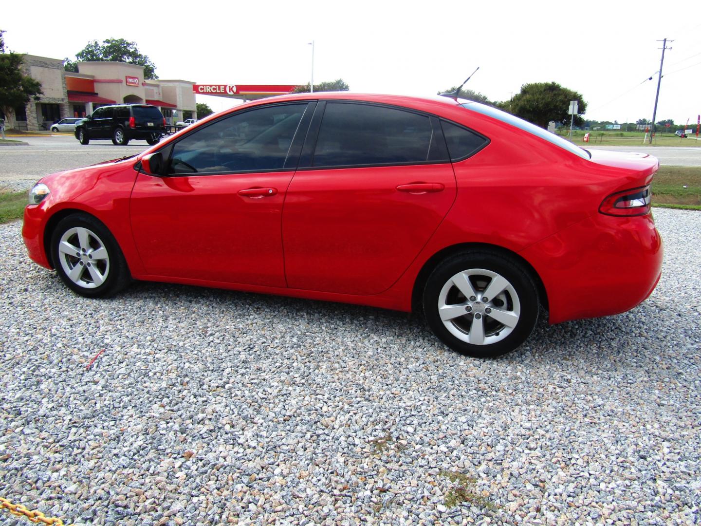 2016 Red /Black Dodge Dart SXT (1C3CDFBB2GD) with an 2.4L L4 DOHC 16V engine, Automatic transmission, located at 15016 S Hwy 231, Midland City, AL, 36350, (334) 983-3001, 31.306210, -85.495277 - Photo#5