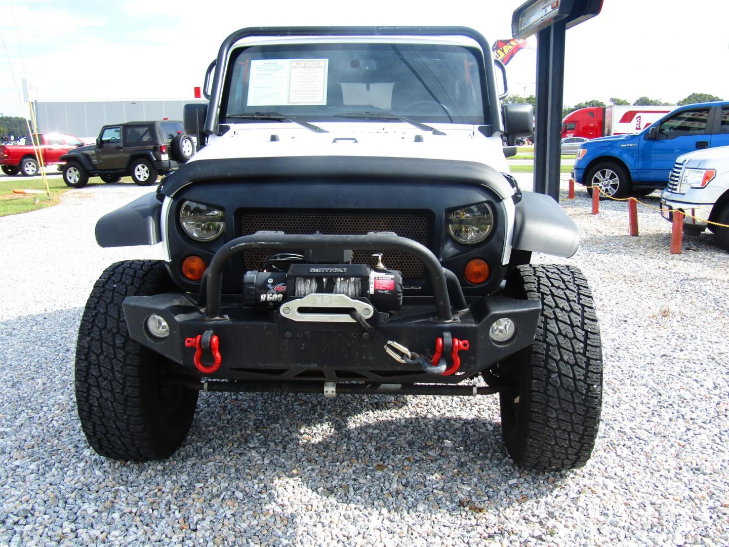 2013 WHITE /Black Jeep Wrangler Sport 4WD (1C4AJWAG0DL) with an 3.6L V6 DOHC 24V FFV engine, located at 15016 S Hwy 231, Midland City, AL, 36350, (334) 983-3001, 31.306210, -85.495277 - Photo#1