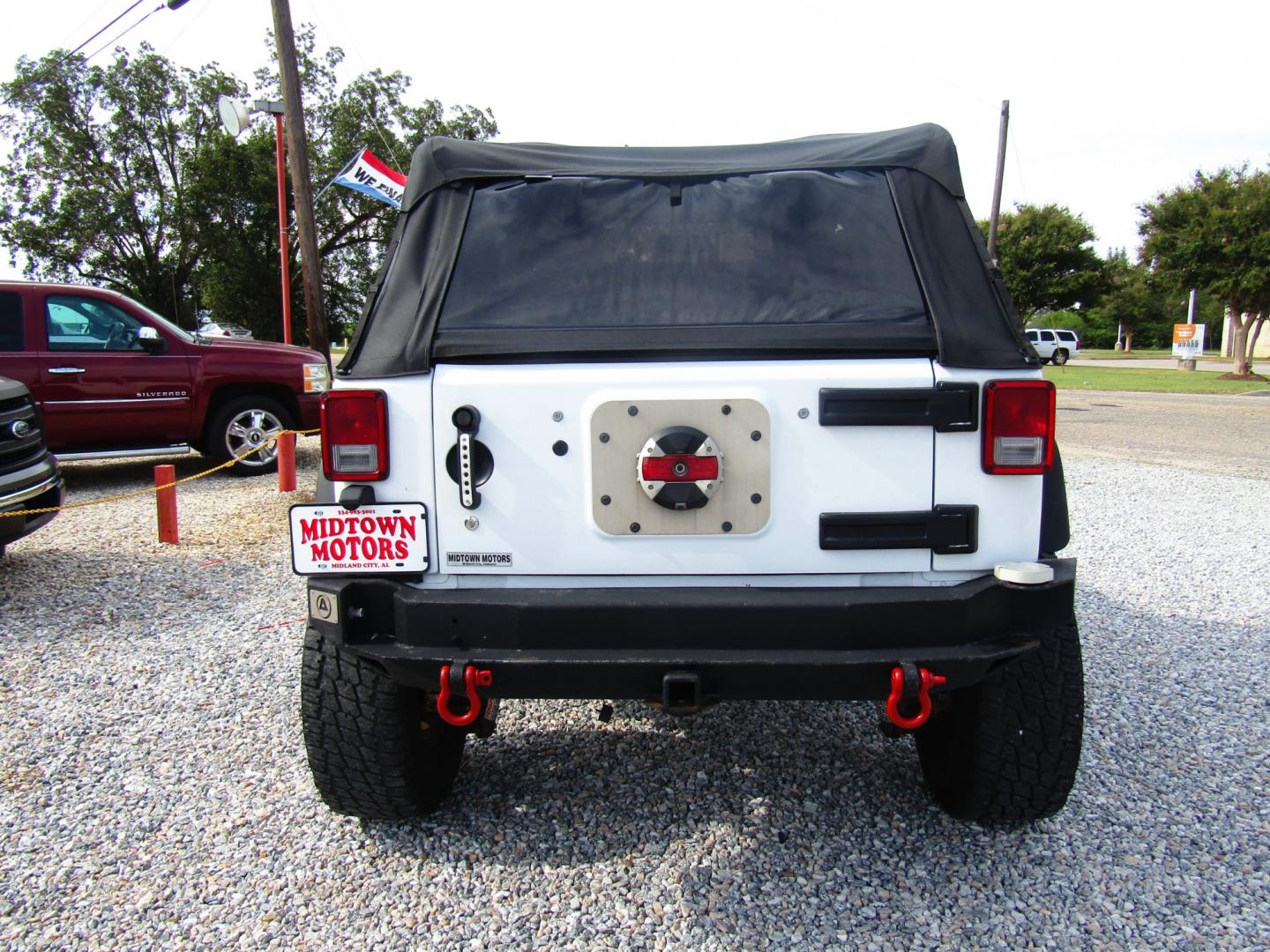 2013 WHITE /Black Jeep Wrangler Sport 4WD (1C4AJWAG0DL) with an 3.6L V6 DOHC 24V FFV engine, located at 15016 S Hwy 231, Midland City, AL, 36350, (334) 983-3001, 31.306210, -85.495277 - Photo#5