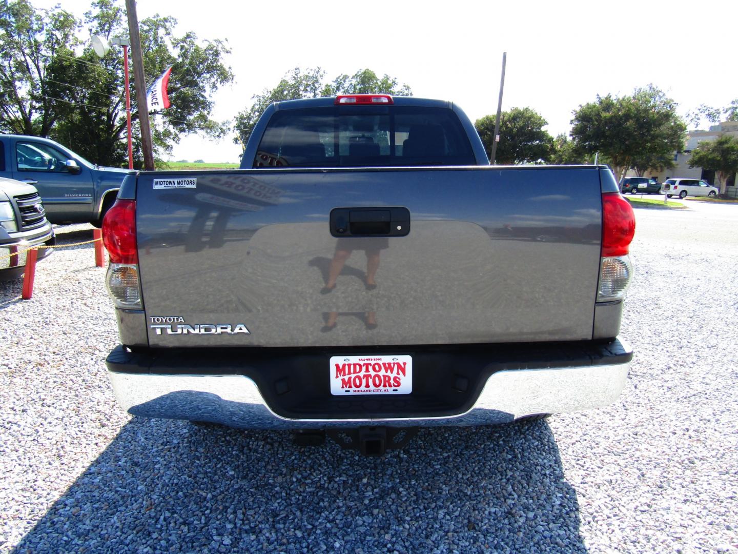 2012 Gray /Gray Toyota Tundra Tundra-Grade 5.7L Double Cab 2WD (5TFRY5F12CX) with an 5.7L V8 DOHC 32V engine, Automatic transmission, located at 15016 S Hwy 231, Midland City, AL, 36350, (334) 983-3001, 31.306210, -85.495277 - Photo#6