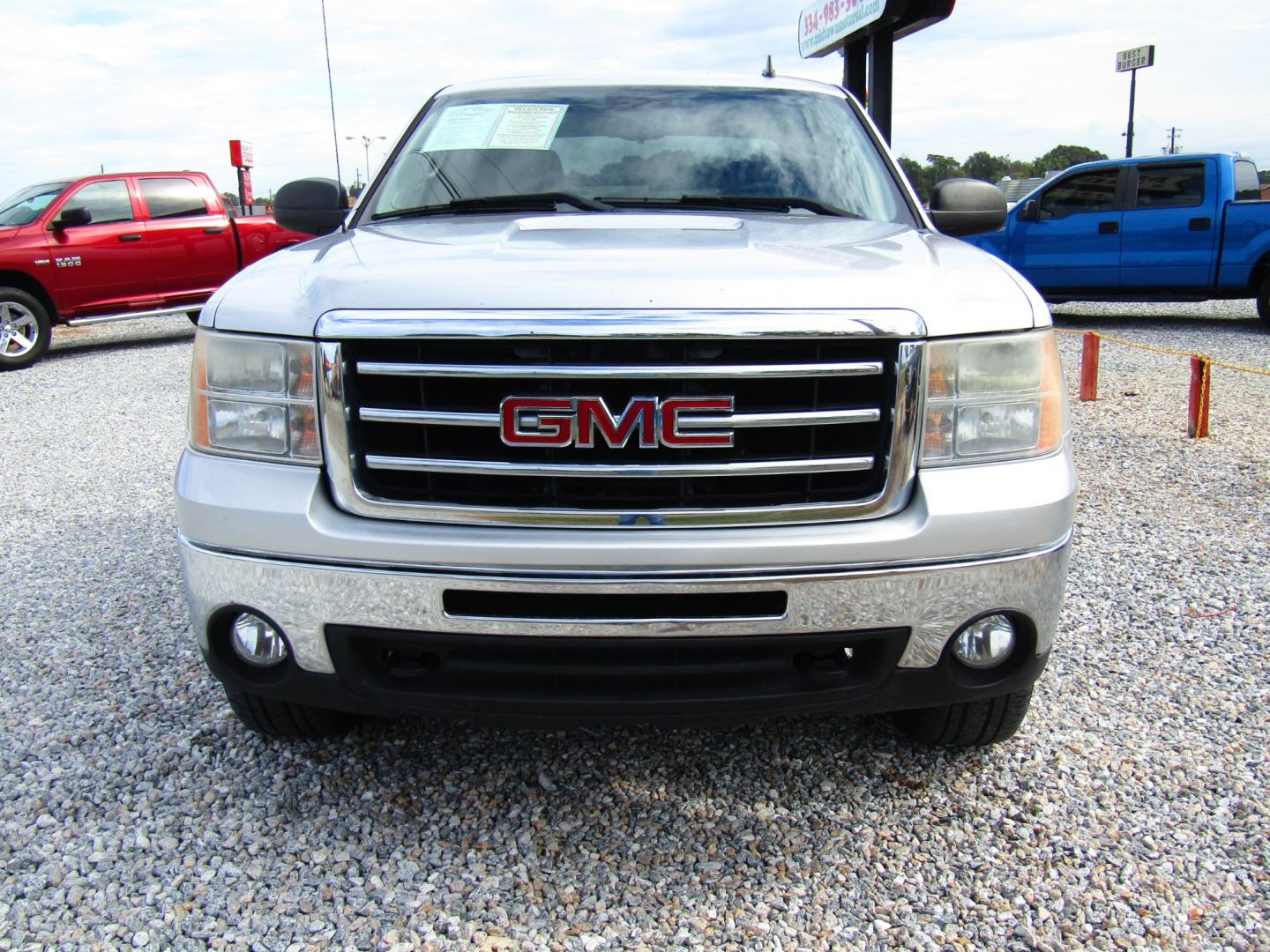 2013 Silver /Black GMC Sierra 1500 SLE Crew Cab 2WD (3GTP1VE03DG) with an 5.3L V8 OHV 16V FFV engine, Automatic transmission, located at 15016 S Hwy 231, Midland City, AL, 36350, (334) 983-3001, 31.306210, -85.495277 - Photo#1