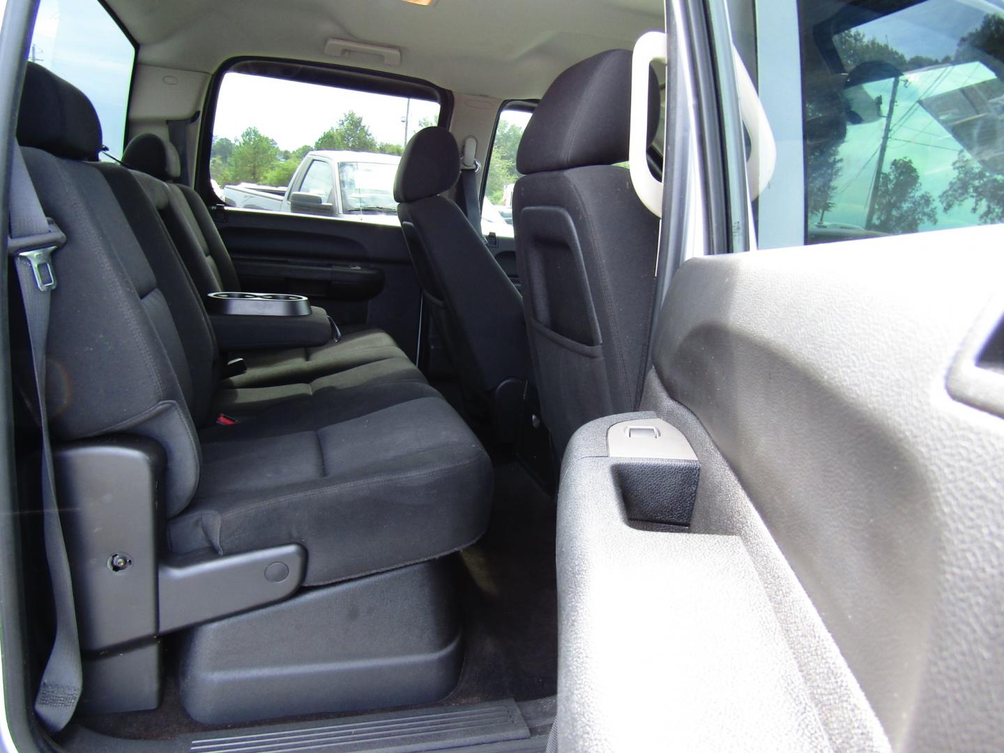 2013 Silver /Black GMC Sierra 1500 SLE Crew Cab 2WD (3GTP1VE03DG) with an 5.3L V8 OHV 16V FFV engine, Automatic transmission, located at 15016 S Hwy 231, Midland City, AL, 36350, (334) 983-3001, 31.306210, -85.495277 - Photo#8