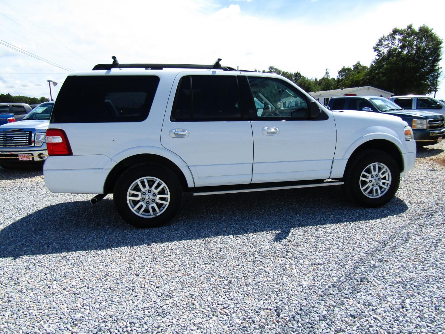 2013 WHITE Ford Expedition King Ranch 2WD (1FMJU1H58DE) with an 5.4L V8 SOHC 16V FFV engine, Automatic transmission, located at 15016 S Hwy 231, Midland City, AL, 36350, (334) 983-3001, 31.306210, -85.495277 - Photo#8