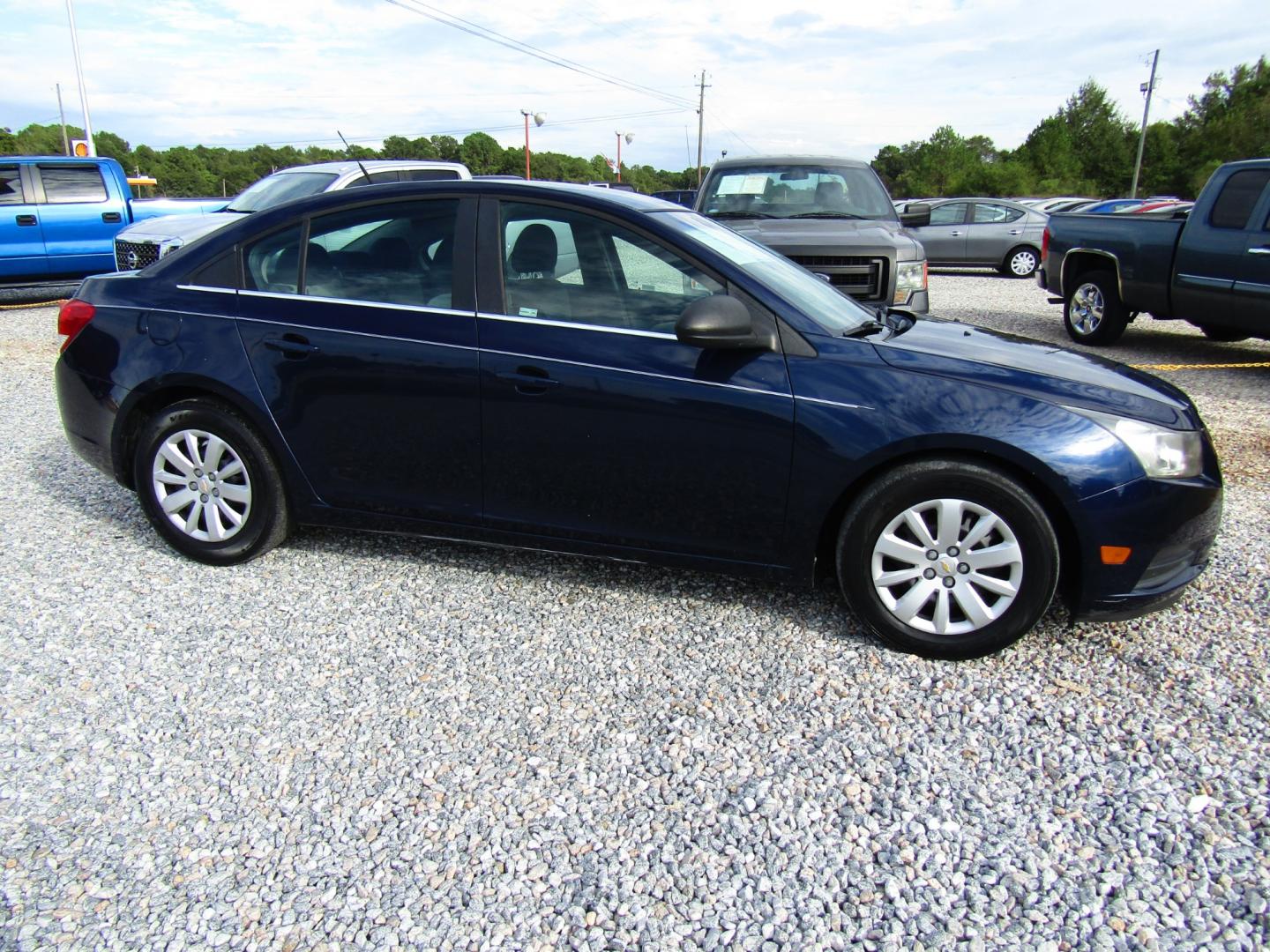 2011 Blue /Gray Chevrolet Cruze 2LS (1G1PC5SH1B7) with an 1.8L L4 DOHC 16V FFV engine, Automatic transmission, located at 15016 S Hwy 231, Midland City, AL, 36350, (334) 983-3001, 31.306210, -85.495277 - Photo#0