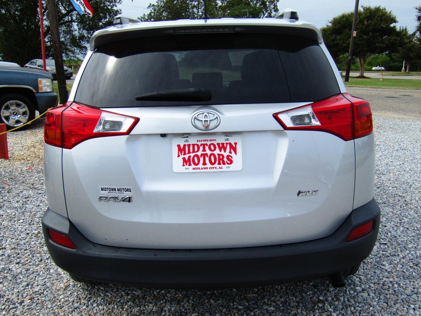 2013 Silver /Gray Toyota RAV4 XLE FWD (JTMWFREV8D5) with an 2.5L L4 DOHC 16V engine, Automatic transmission, located at 15016 S Hwy 231, Midland City, AL, 36350, (334) 983-3001, 31.306210, -85.495277 - Photo#6