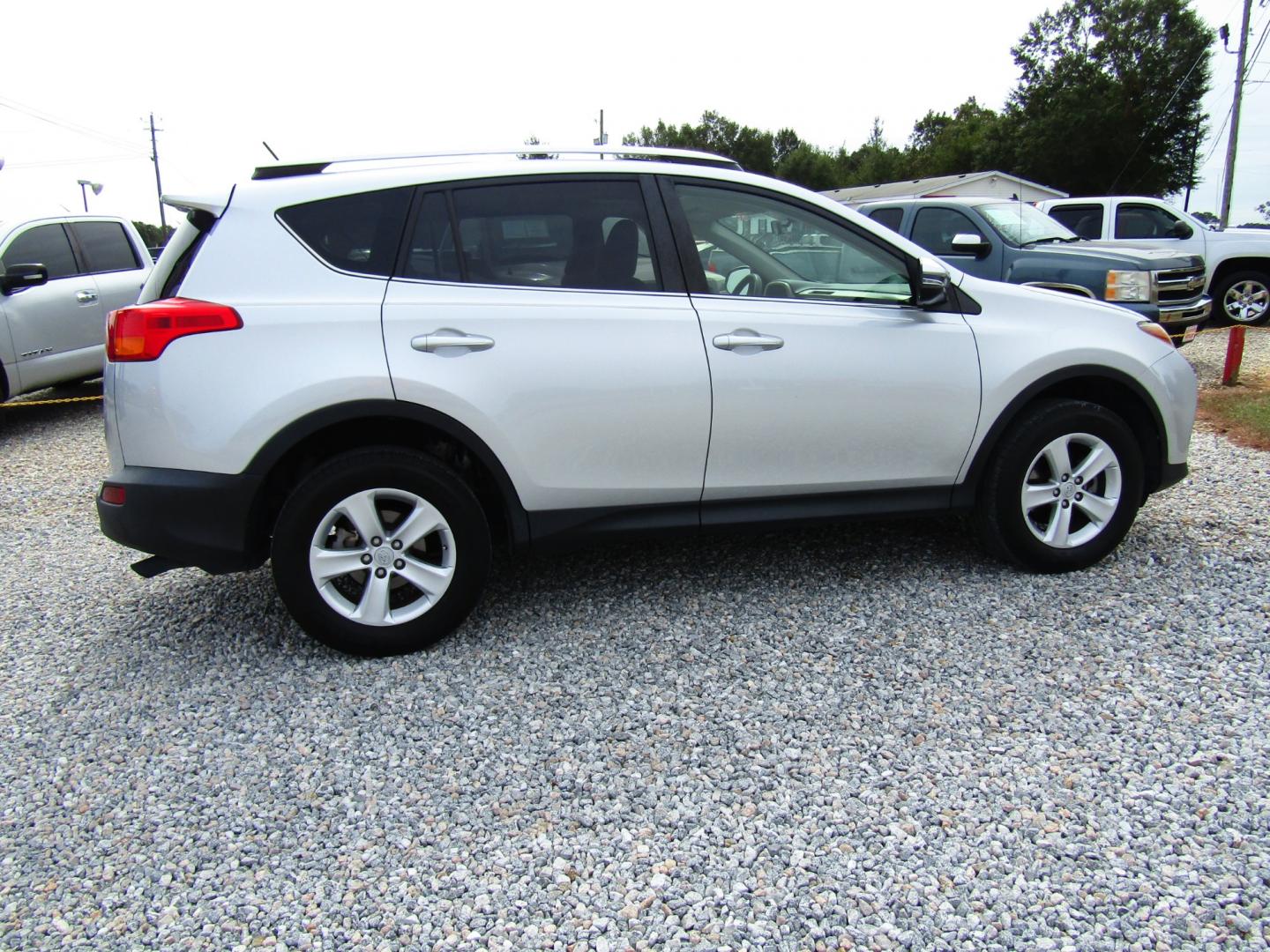 2013 Silver /Gray Toyota RAV4 XLE FWD (JTMWFREV8D5) with an 2.5L L4 DOHC 16V engine, Automatic transmission, located at 15016 S Hwy 231, Midland City, AL, 36350, (334) 983-3001, 31.306210, -85.495277 - Photo#8