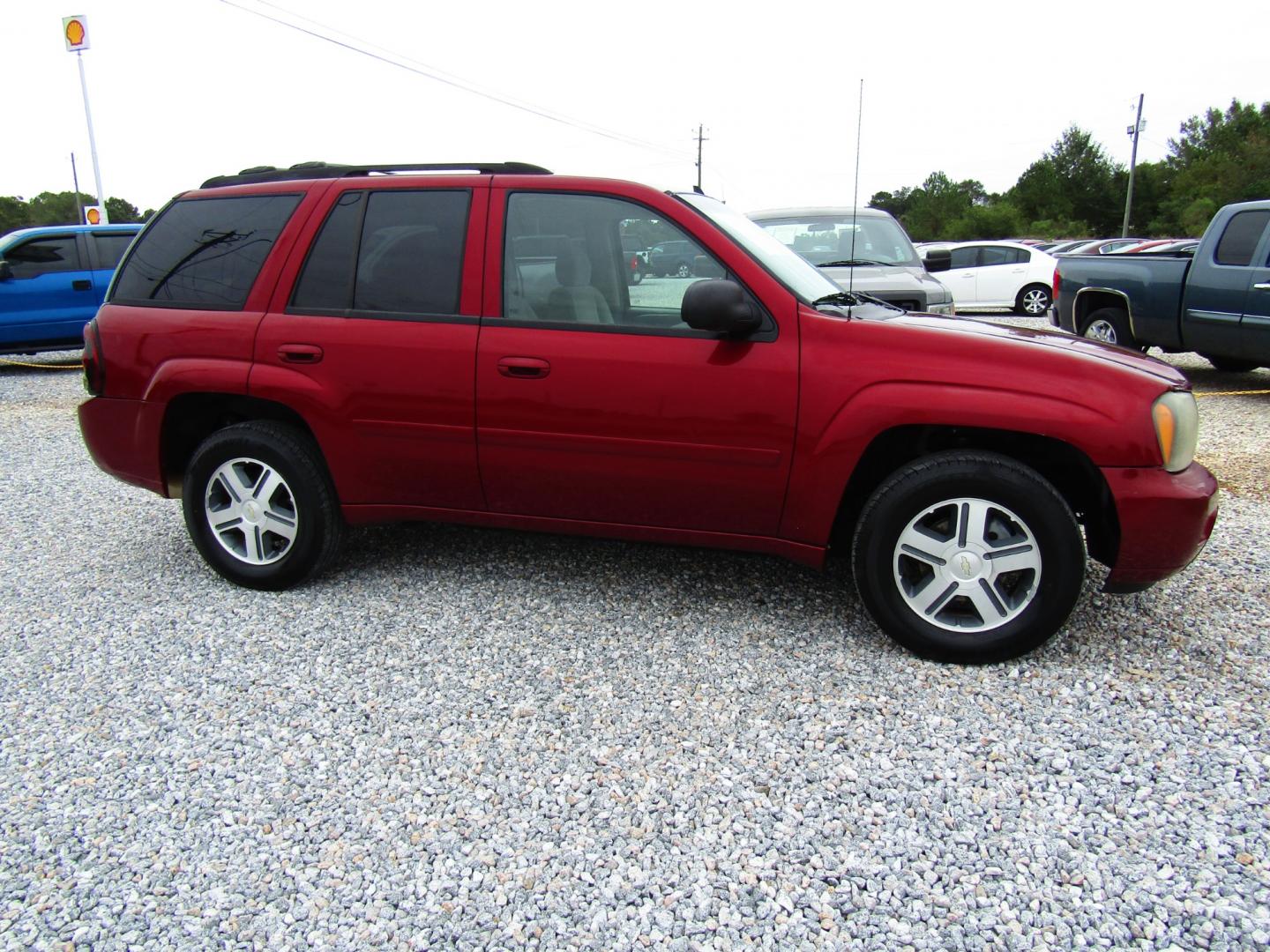 2006 Maroon Chevrolet TrailBlazer LS 2WD (1GNDS13S762) with an 4.2L L6 DOHC 24V engine, Automatic transmission, located at 15016 S Hwy 231, Midland City, AL, 36350, (334) 983-3001, 31.306210, -85.495277 - Photo#0